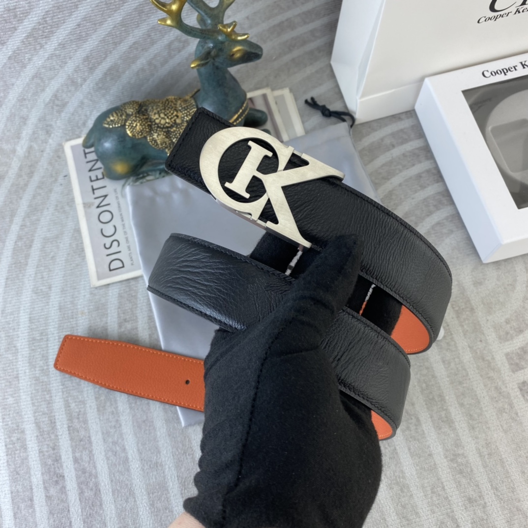 CK 💕 特种皮腰带系列 ，原厂五金精品不锈钢扣，手感柔软舒适 宽3.8CM。