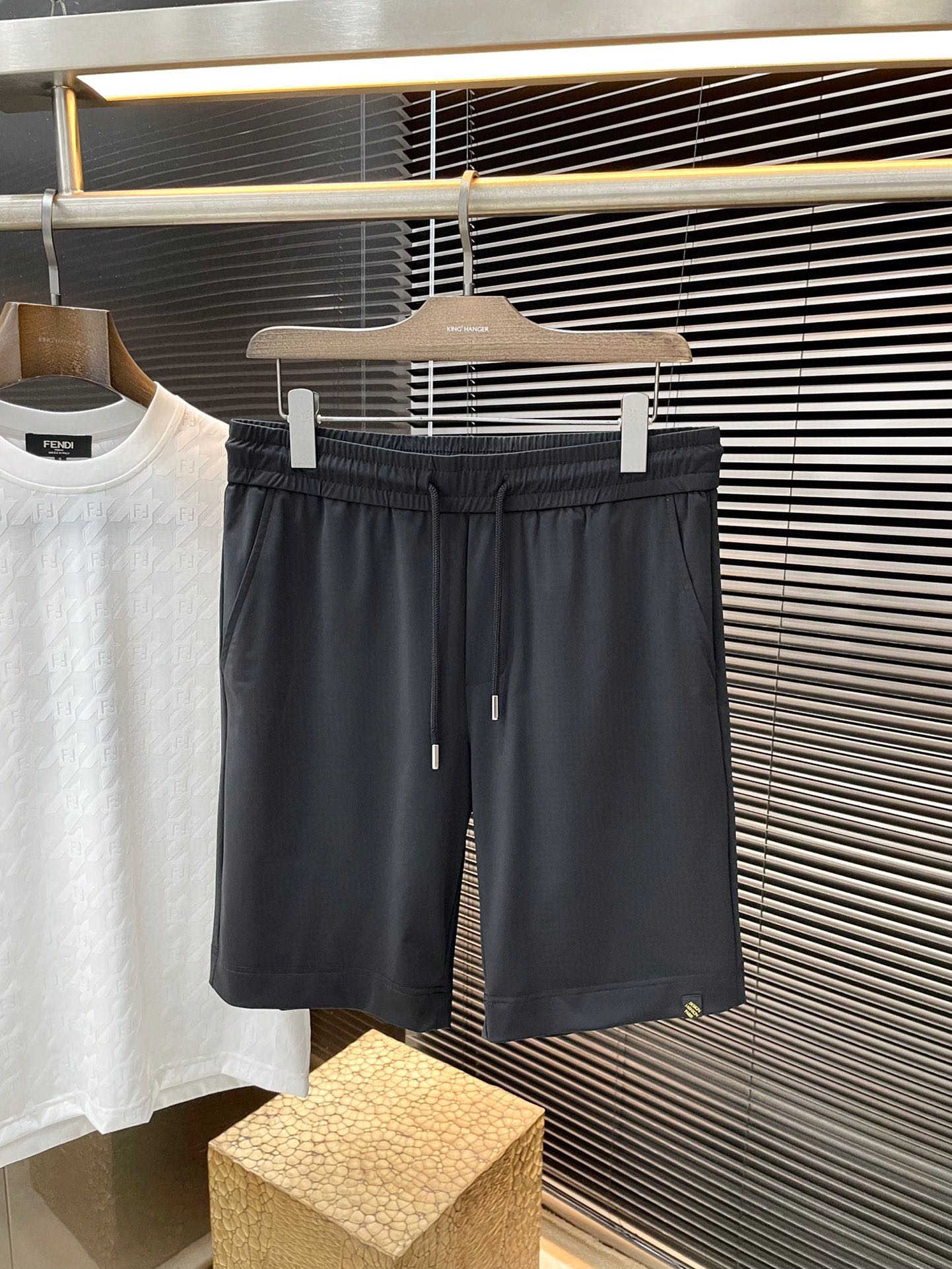 NO:456305,P LOUIS VUITTON (Louis Vuitton) new spring and summer style, the latest casual shorts. The original pants are casual and versatile, casual and lazy, high-end custom imported tinsel fabric, customized craftsmanship, and full of comfort. High-end and atmospheric, does the summer taste have? First choice. Number of codes M-XXXL purchasing level...,,louis vuitton,louis vuitton, shorts,alexander wang19860909P  LOUIS VUITTON（路易威登）春夏季新款,最新休闲短裤.原版裤型上身休闲百搭、随性慵懒范,高级定制进口天丝面料,订制工艺 舒适感爆棚.高端大气,夏天的味道有没有,首选 .码数 M一XXXL代购级别……,,louis vuitton,louis vuitton,shorts,alexander wang,Men's clothing