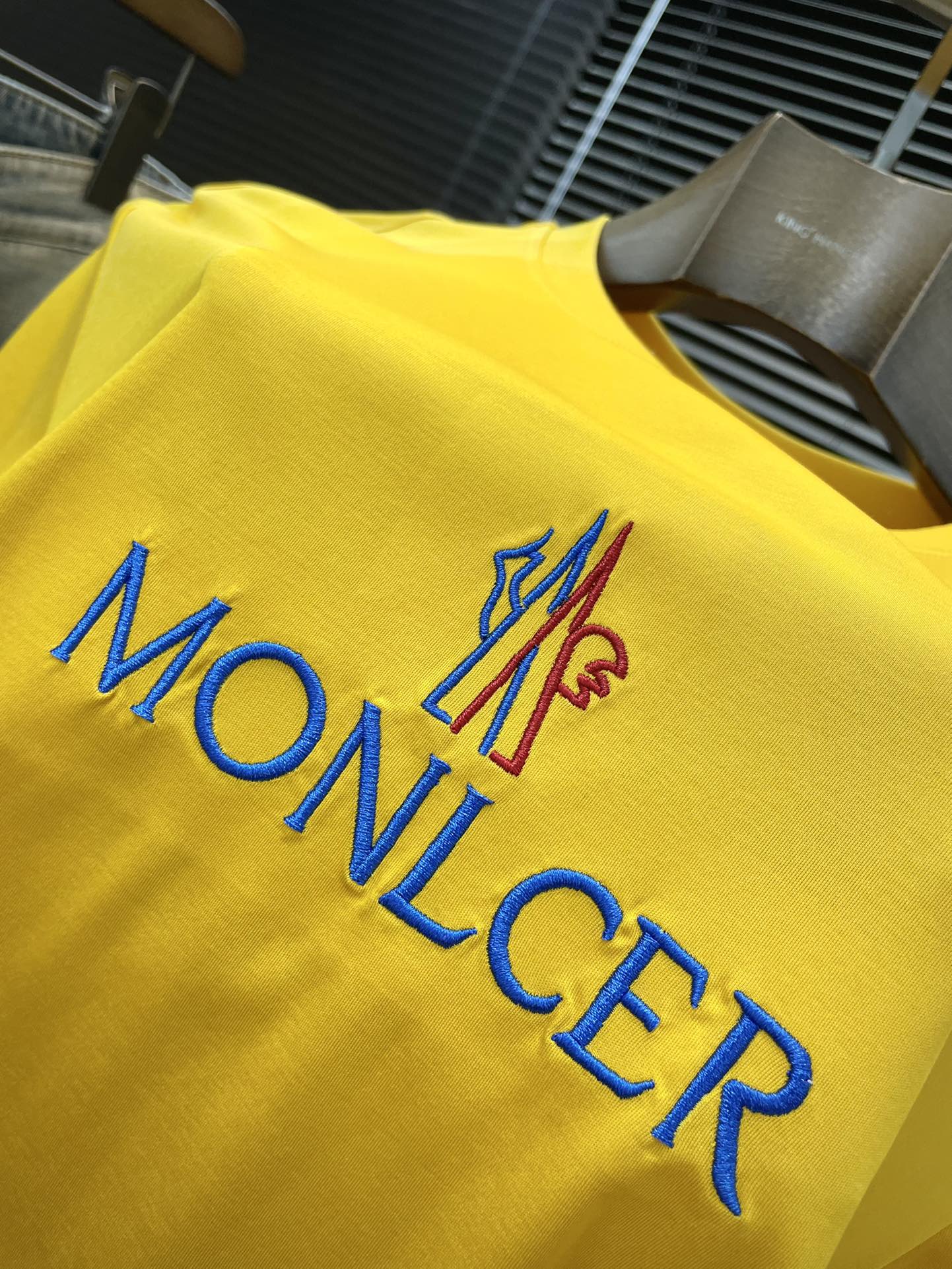  Moncher-（蒙口）系列 VIP高级定制 2025新款短袖  百搭款式 任何人都可以轻松驾驭 面料