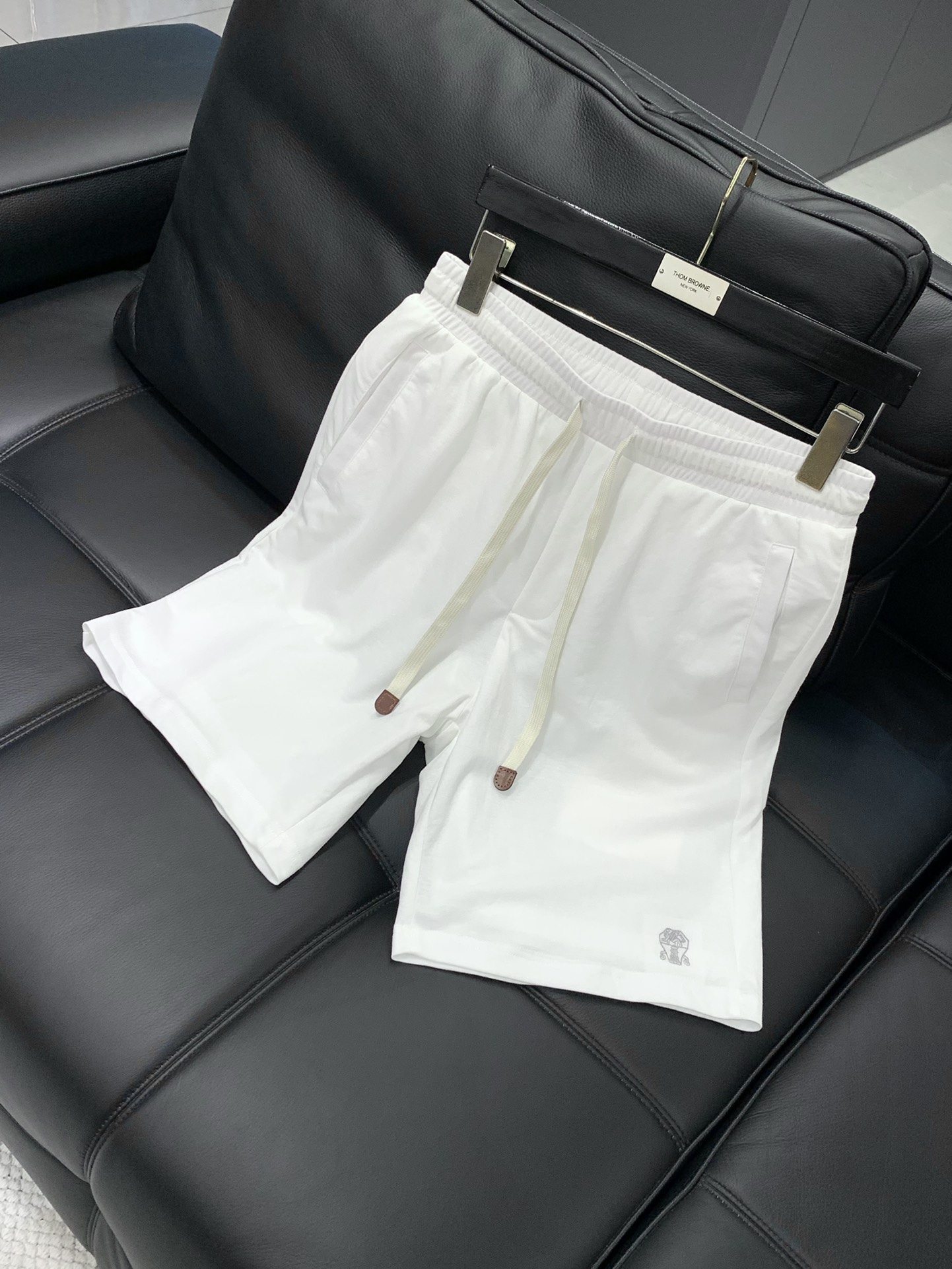 “Summer 2025 Fashion: Italian Lions Clothing with Unique Designs and High Grades” - 图片 3