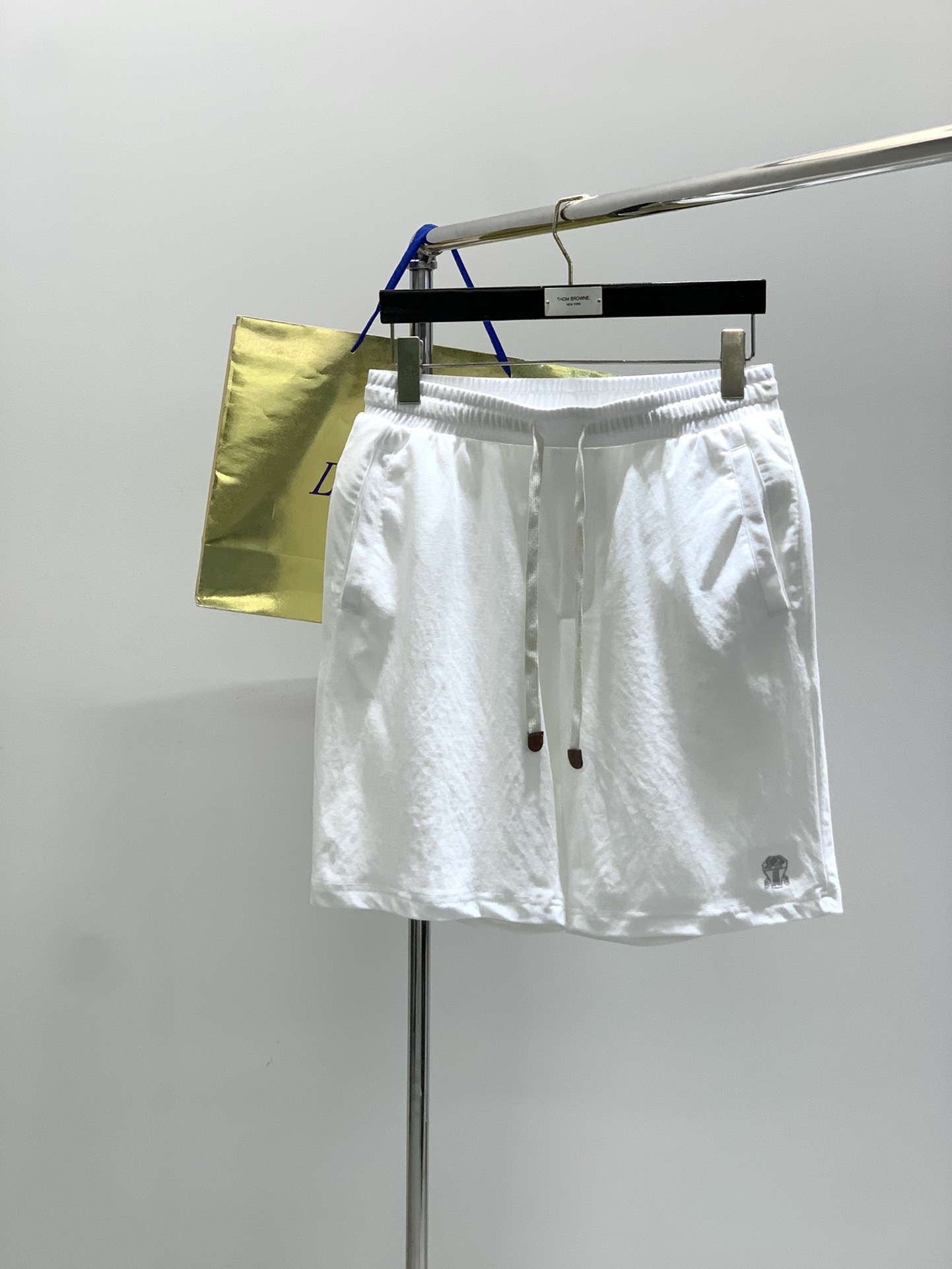 “Summer 2025 Fashion: Italian Lions Clothing with Unique Designs and High Grades” - 图片 1