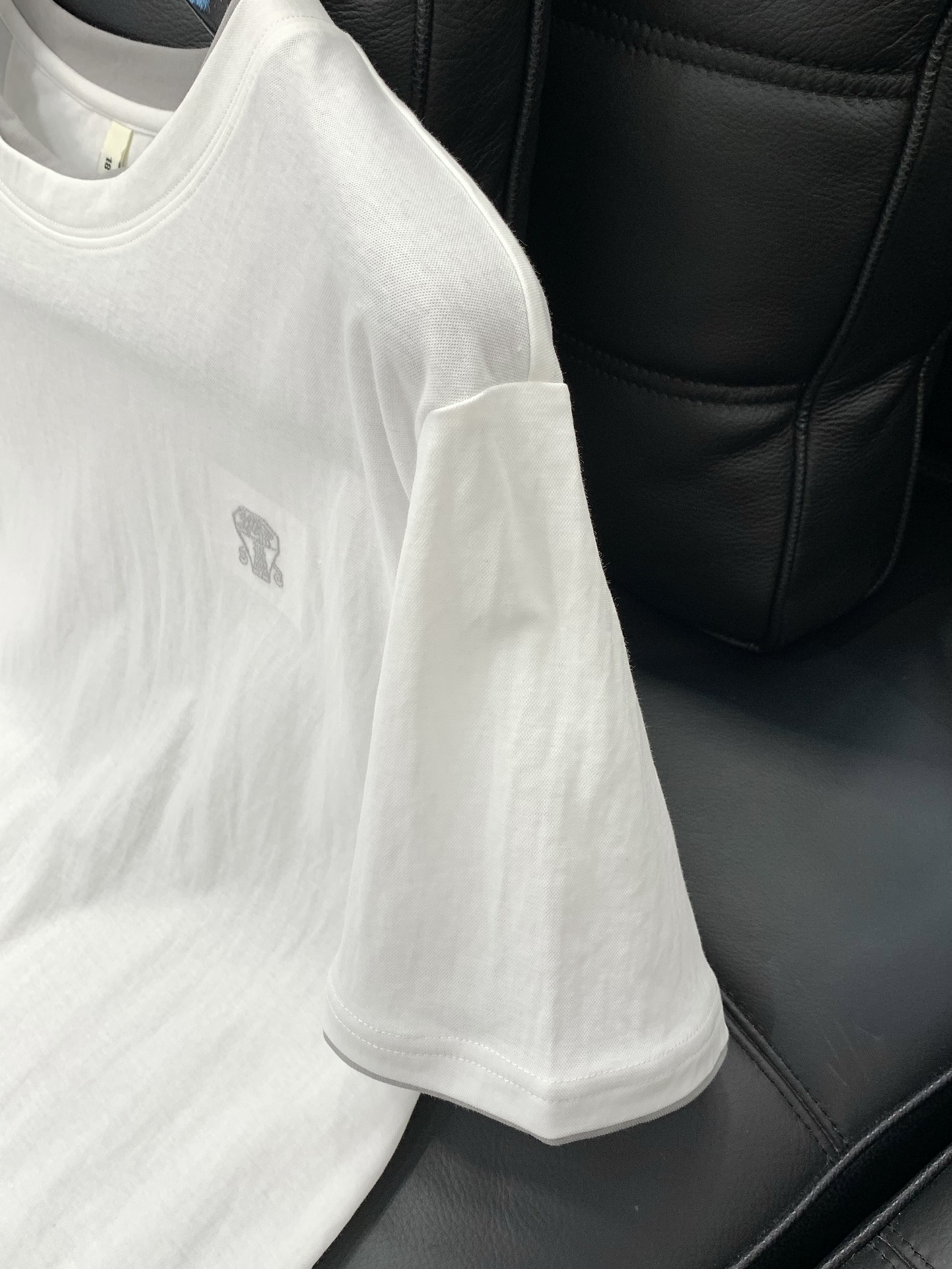 “Summer 2025 Fashion: Italian Lions Clothing Collection with Unique Designs and High Grades” - 图片 5