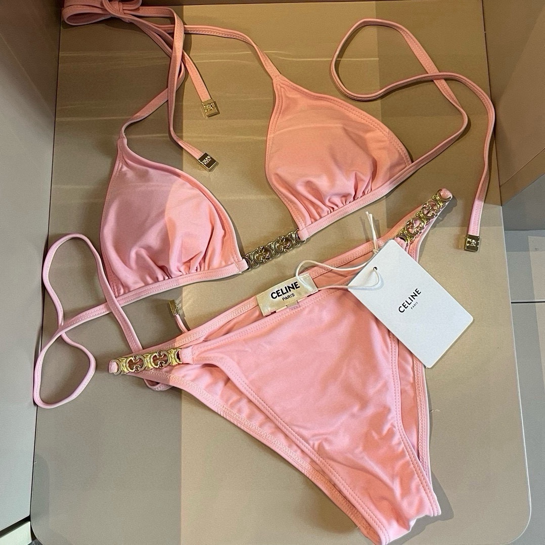 。
Celine赛琳新款比基尼， S M L XL。细节待更新