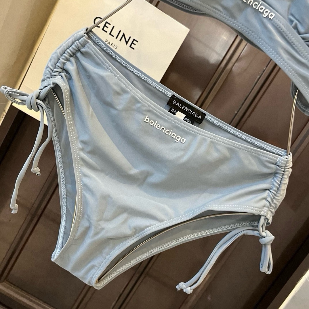 🆕

巴黎世家balenciaga运动套装比基尼，简约大气，S M L XL