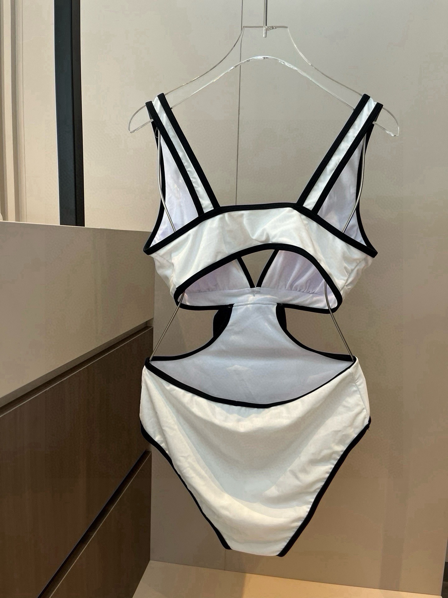  🆕
Chanel香奈儿❤️😍🥰适合多种场景的游泳衣🏊‍♀️海边 游泳池 温泉 水上乐园 漂流都可以😌内