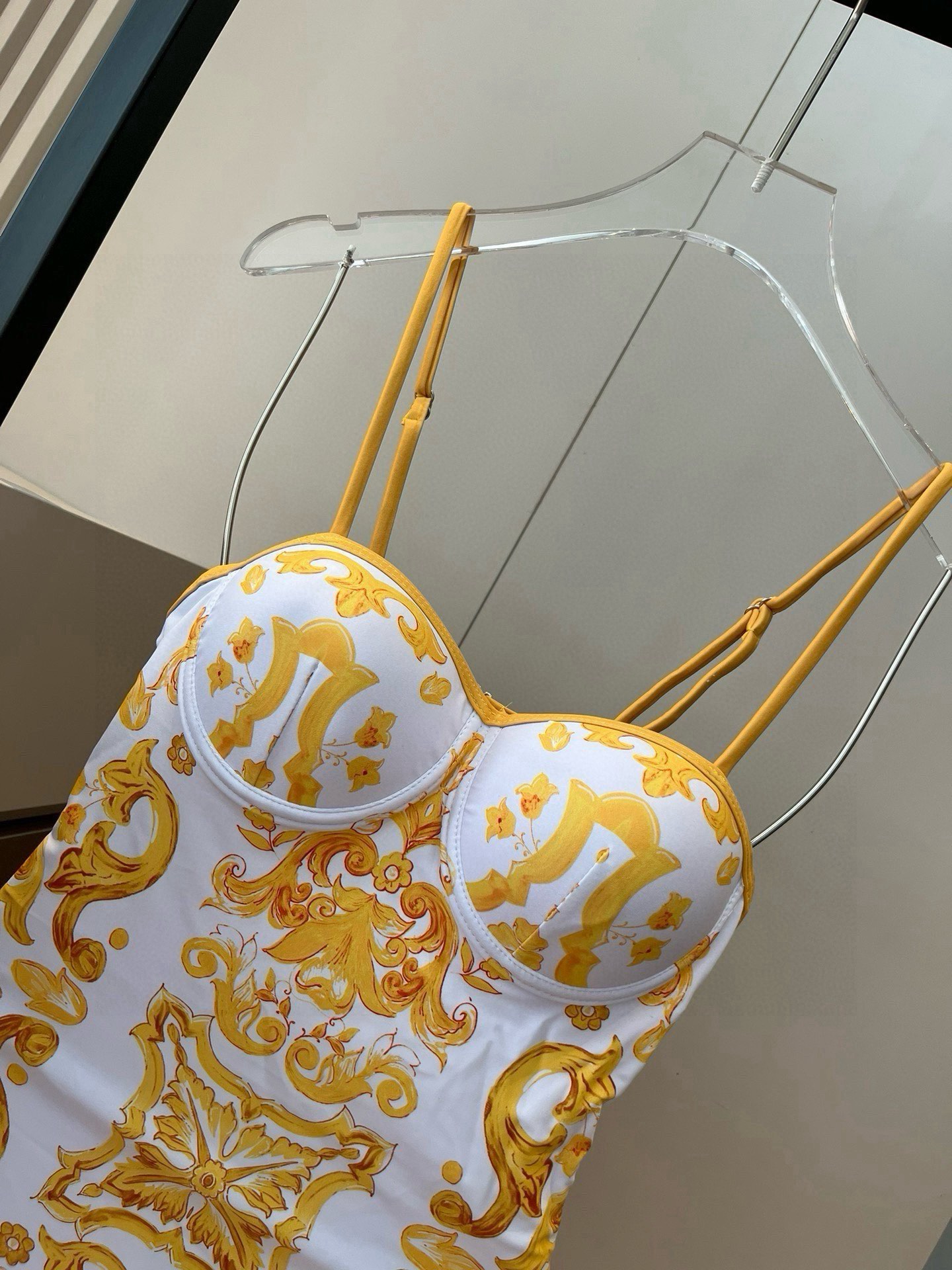  🆕
D&G连体带钢圈泳衣👙❤️😍🥰适合多种场景的游泳衣🏊‍♀️海边 游泳池 温泉 水上乐园 漂流都可以