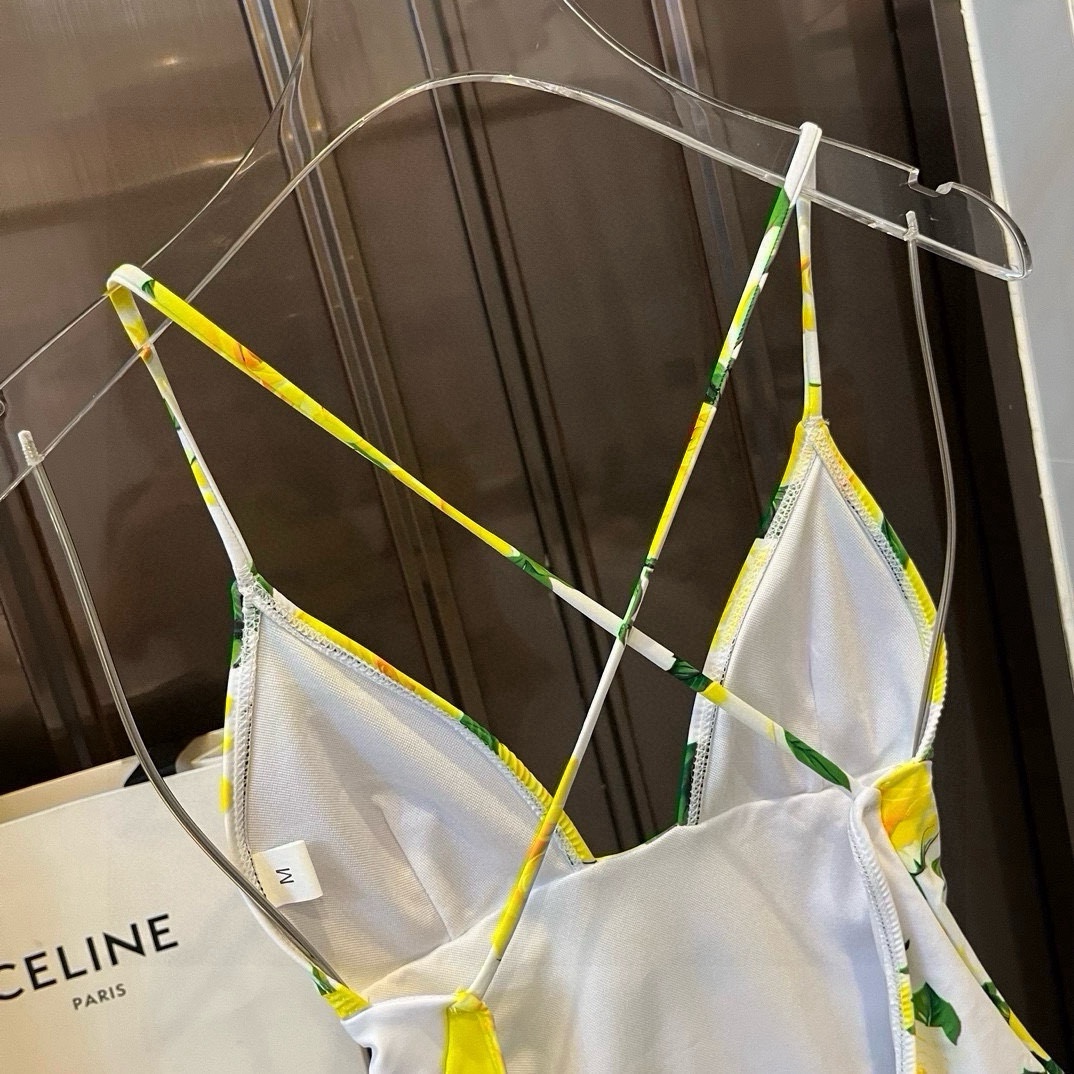  🆕

DG新款高弹力健身瑜伽服运动套装~塑腰小背心（带胸垫）+修身提臀显瘦打底裤脚          