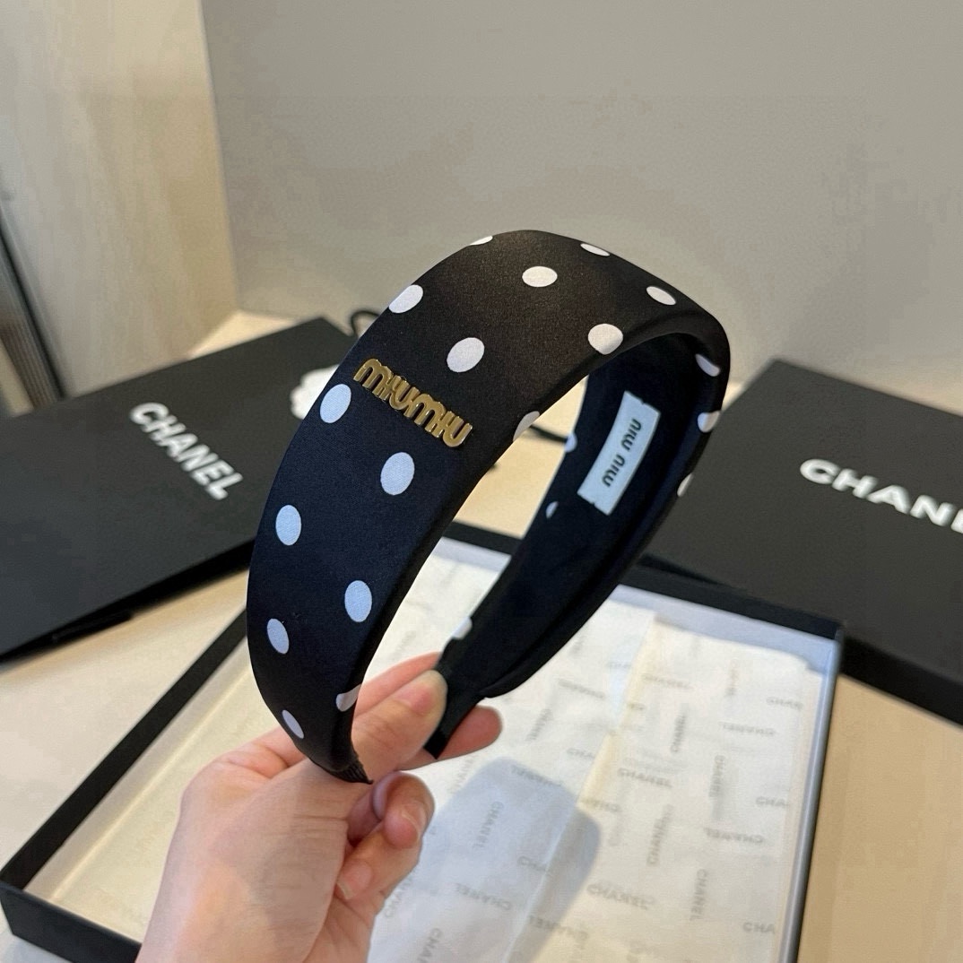 🆕

miumiu缪缪新款发箍