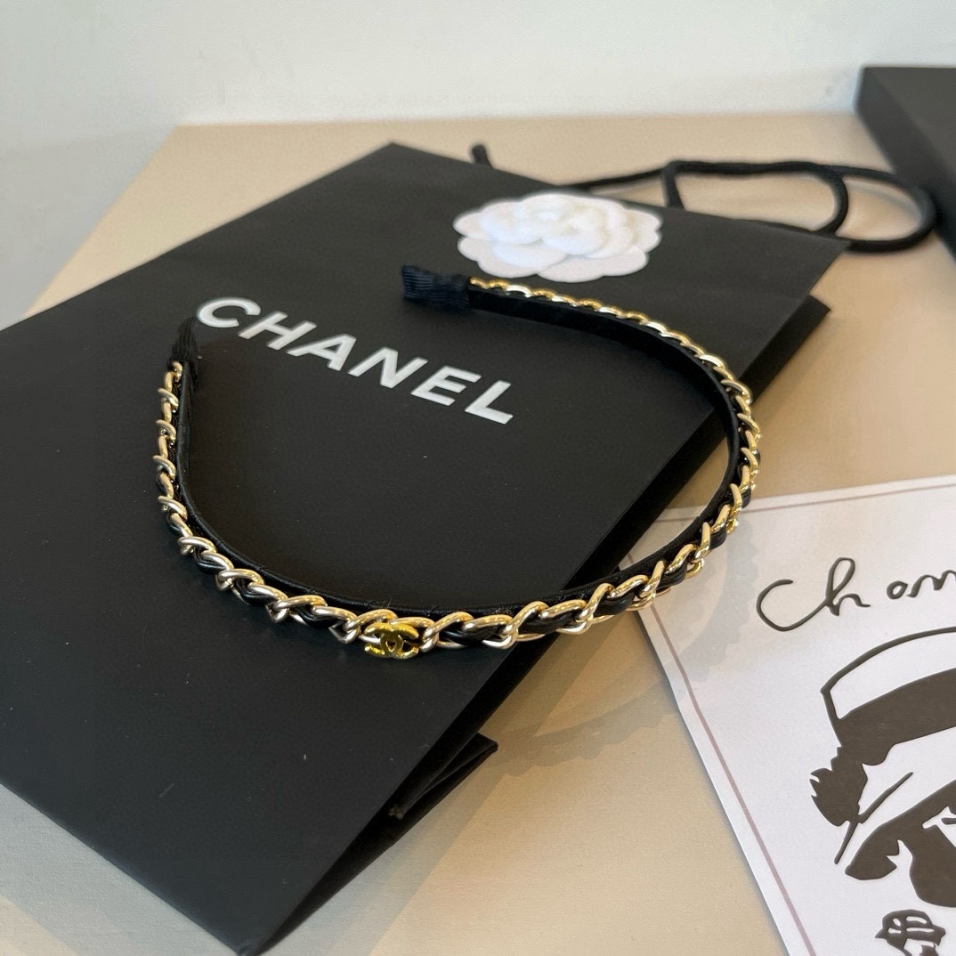🆕

Chanel香奈儿穿皮链条发箍 头箍