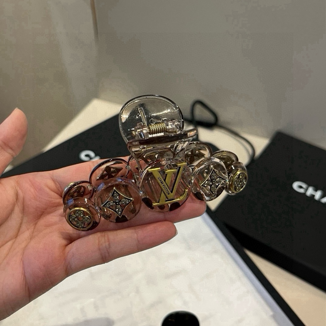 🆕

lv路易威登发夹