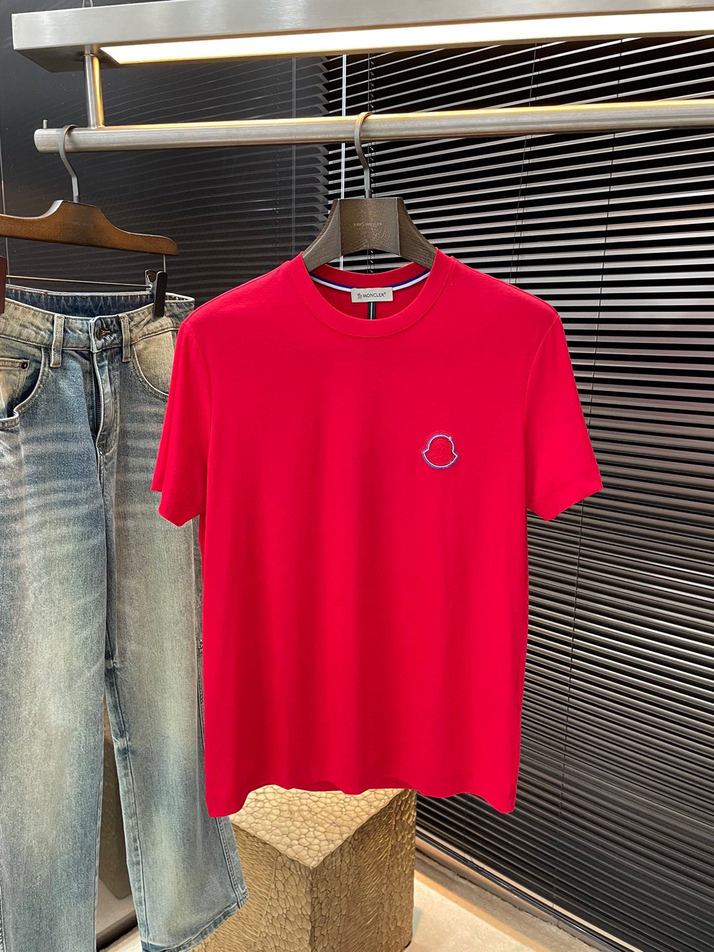 NO:456326,P Moncher- (Shirt) series VIP high-end customization, new short-sleeved spring and summer style, versatile style, anyone can easily control the fabric, fully customized, high-quality first-class modal fabric, the fabric feels soft, the upper body is comfortable and soft. The simple style is very classy, ​​simple and unique, the style is very exquisite, the style is very exquisite, and it will highlight the exquisiteness of business men!  Size M-3XL, Moncler, T-shirt, alexander wang19860909P  Moncher-（蒙口）系列 VIP高级定制 春夏季新款短袖 百搭款式 任何人都可以轻松驾驭 面料全订制 高定一等品莫代尔面料 面料手感柔软,上身舒适柔软 简约的款式非常显档次,简约个性时尚,版型剪裁非常精致,显气场,又会凸显商务男士的精致！尺码 M-3XL,,Moncler,T-shirt,alexander wang,Men's clothing