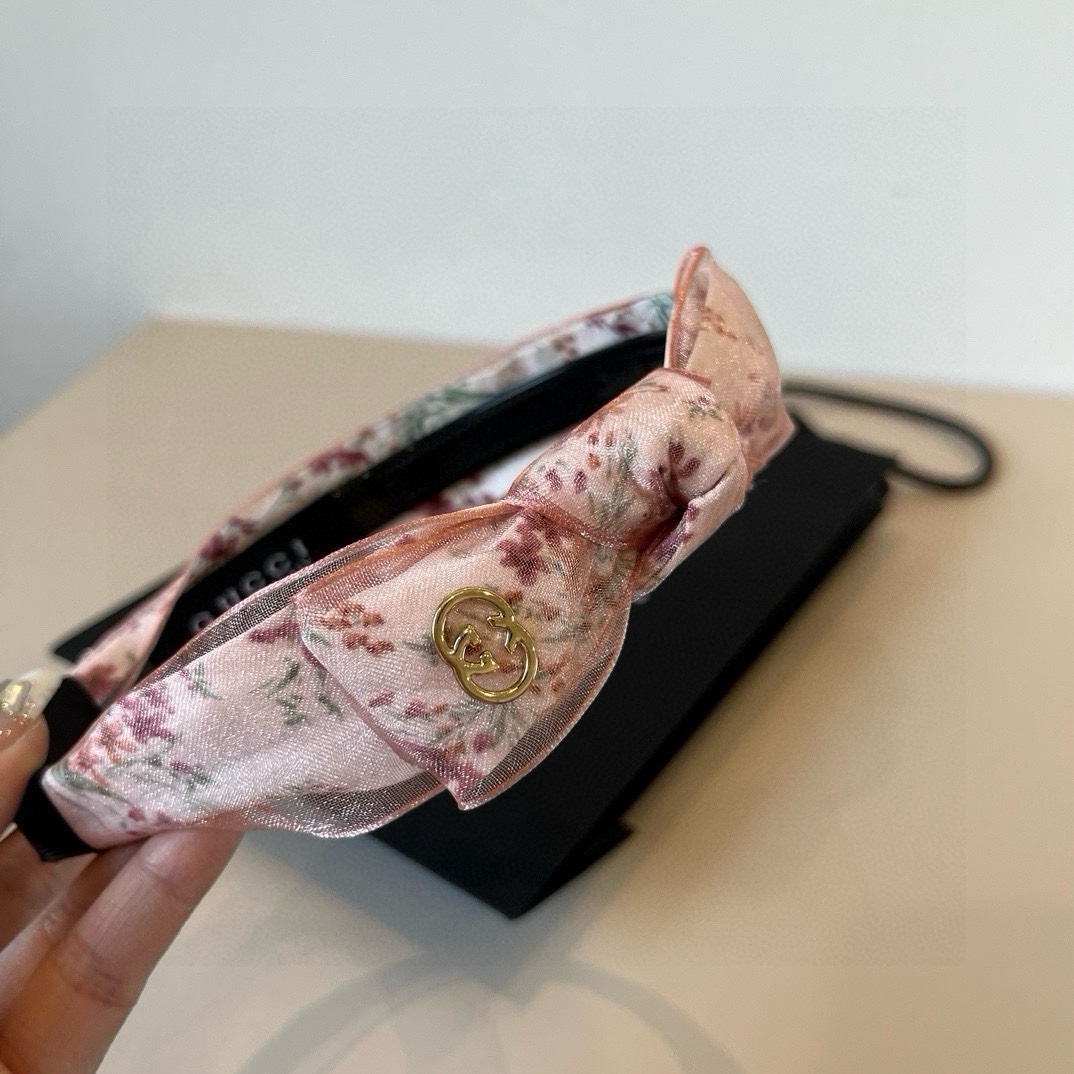 🆕

miumiu缪缪新款发箍