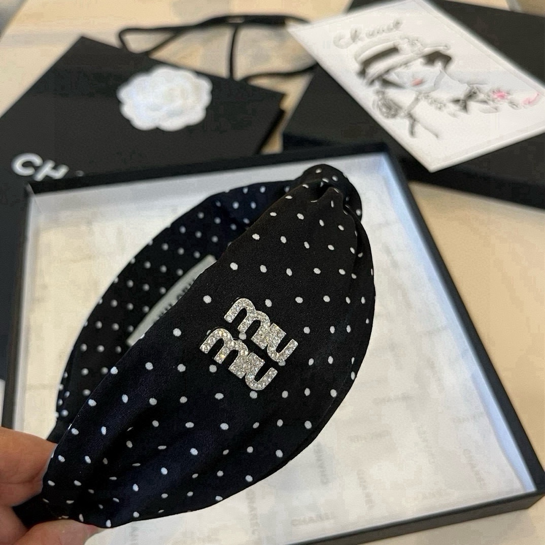 🆕

miumiu缪缪新款发箍