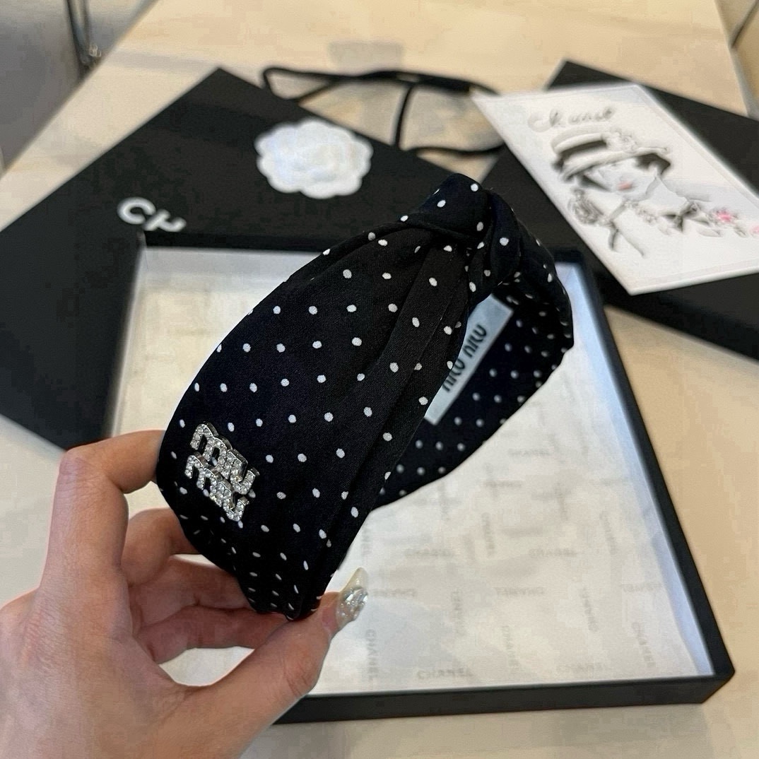 🆕

miumiu缪缪新款发箍