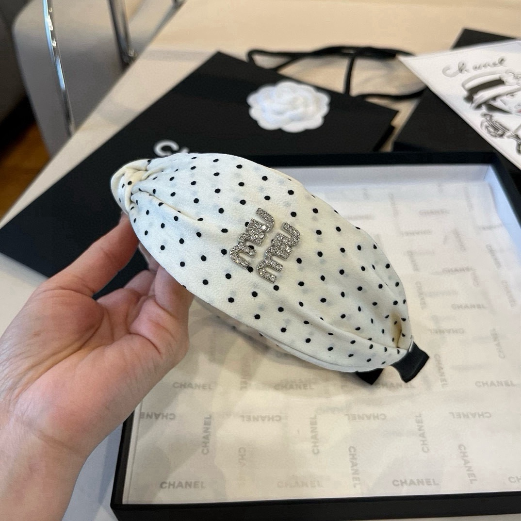 🆕

miumiu缪缪新款发箍
