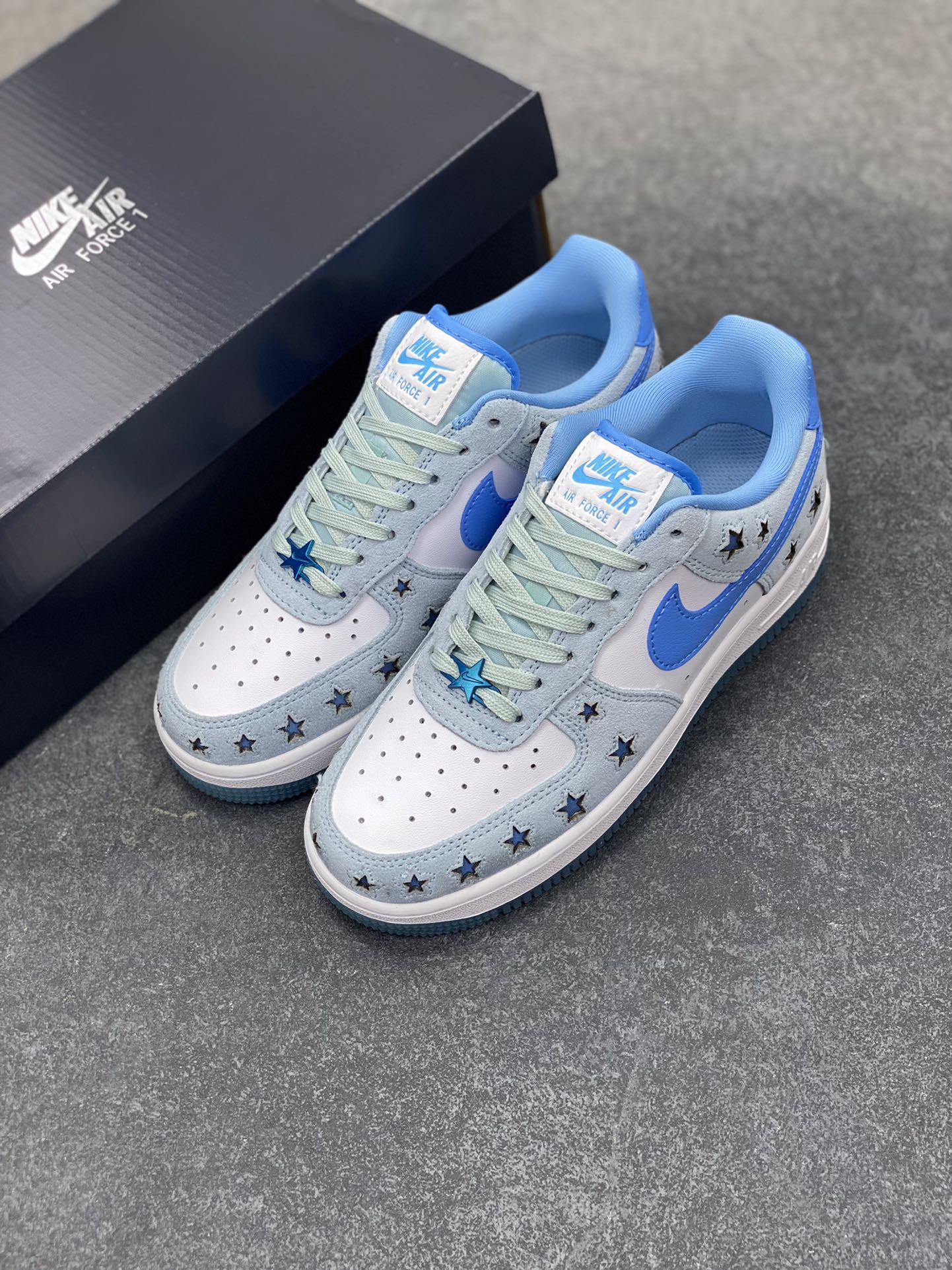 图片[8]-Nike Air Force 1 Low 翻毛星星蓝 原楦头原纸板 打造纯正空军版型 专注外贸渠道 全掌内置蜂窝气垫 原盒配件 原厂中底钢印、拉帮完美 货号：HQ8051-400 尺码：35.5 36 36.5 37.5 38 38.5 39 40 40.5 41 42 42.5 43 44 44.5 45-选品中心