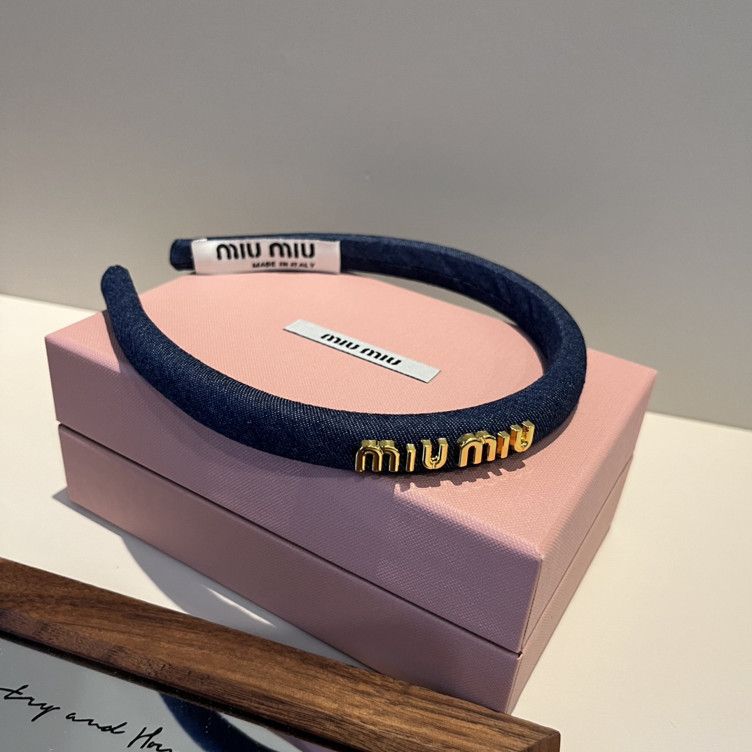 🆕

miumiu缪缪新款发箍