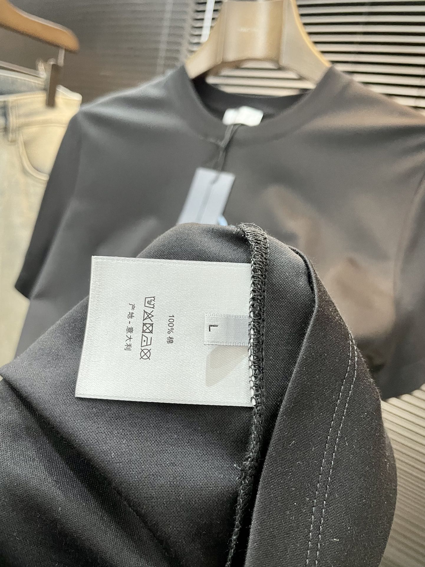  ♠️ Dior-（迪奥）系列 VIP高级定制 2025新款短袖  百搭款式 任何人都可以轻松驾驭 面料