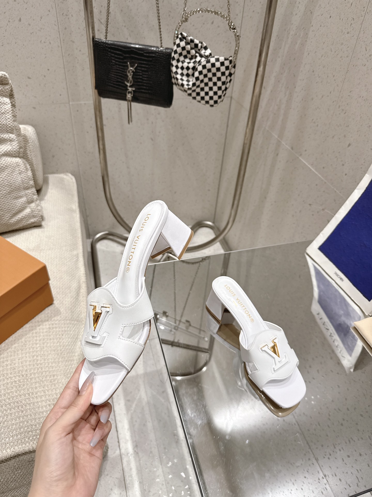 Louis Vuitton Capri Leather Sandal Featuring Signature LV Embellishment 5 i1752736304 6112 3
