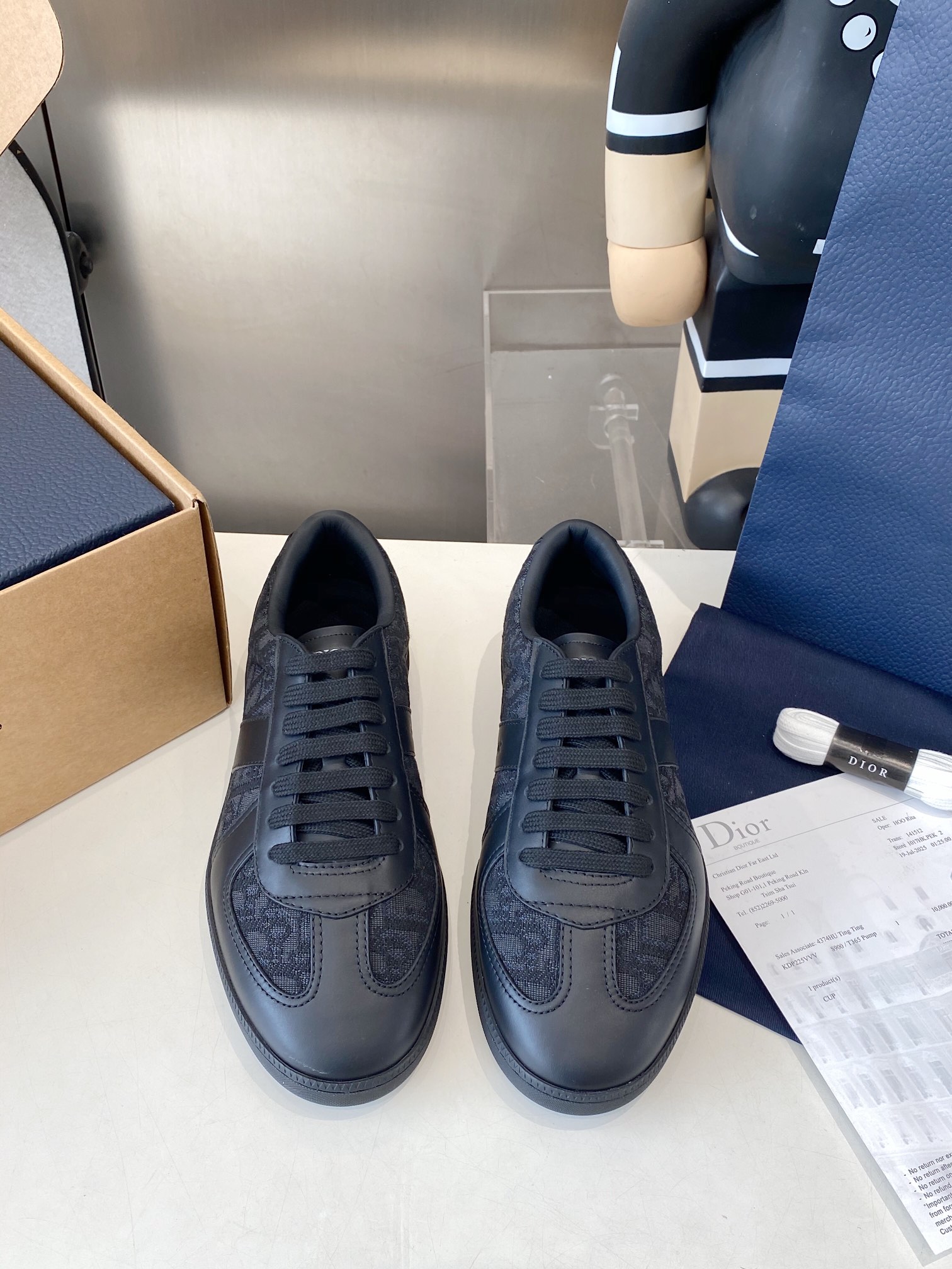 NO:439672,Top version Jay Chou's same Dior Dior latest B01 series, Matchpoint couple style German training shoes casual sports shoes The whole pair of shoes is purchased and developed by Zp, all customized materials, exclusive mold opening sole, details are shipped together, and even the packaging is the same as the genuine one. Fabric: Original customized imported top layer cowhide Inner: Soft imported sheepskin Sole: Original mold opening anti-slip TPU material Sole 2.5CM Size: 35-45, casual shoes/sports shoes, dior, dior, sneakers, cowhide, sheepskin19860909顶级版本 周杰伦同款 Dior迪奥 最新 B01系列, Matchpoint 情侣款 德训鞋 休闲 运动鞋 整双鞋子采购Zp开发打造,全部定制材料,独家开模大底,细节全部对版出货,连包装也做到跟正品一样. 面料 : 原版定制进口头层牛皮 内里 : 柔软进口羊皮里 鞋底 : 原版开模防滑TPU材质 底厚 2.5CM Size : 35-45,休闲鞋/运动鞋,dior,dior,sneakers,cowhide,sheepskin,Women's Shoes