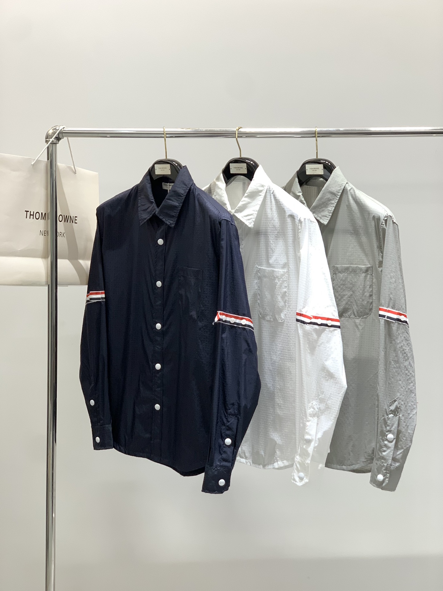 “Summer 2025 Fashion Update: Thom Browne P800 Sunproof Jackets with Original Design and High-Grade Materials” - 图片 9