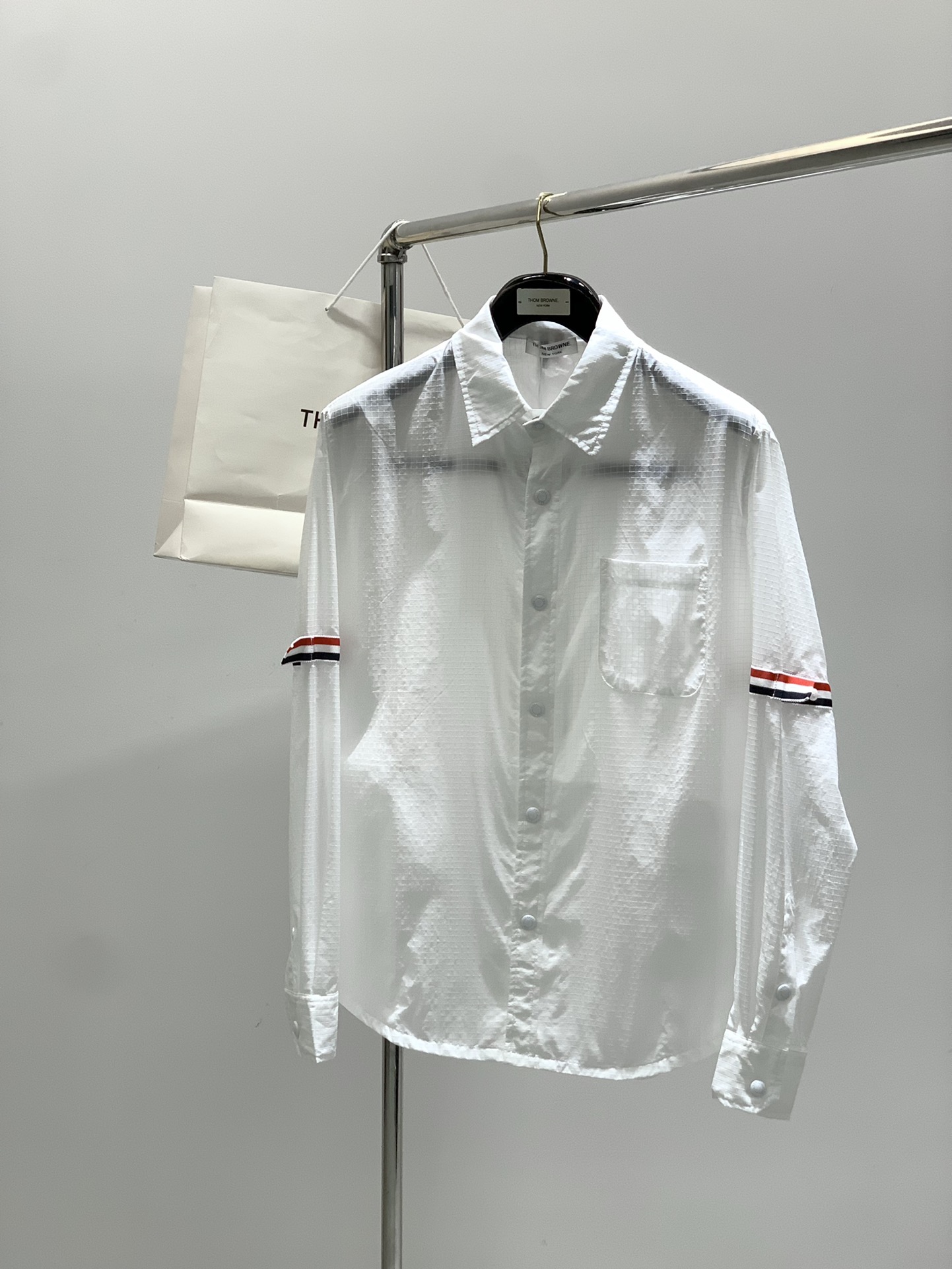 “Summer 2025 Fashion Update: Thom Browne P800 Sunproof Jackets with High-Grade Design” - 图片 1