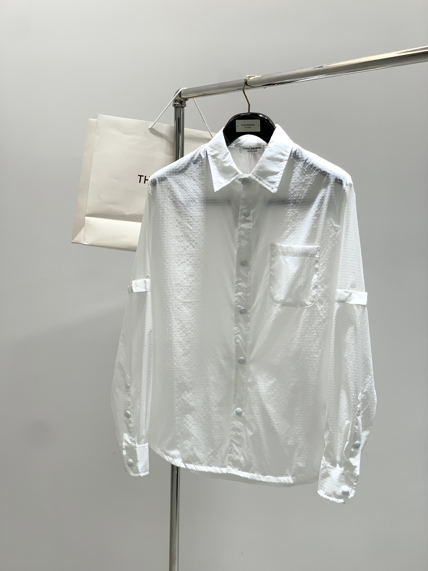 “2025 Thom Browne Summer Collection: Sunproof Jackets, Original Fabrics, High-Grade Designs”