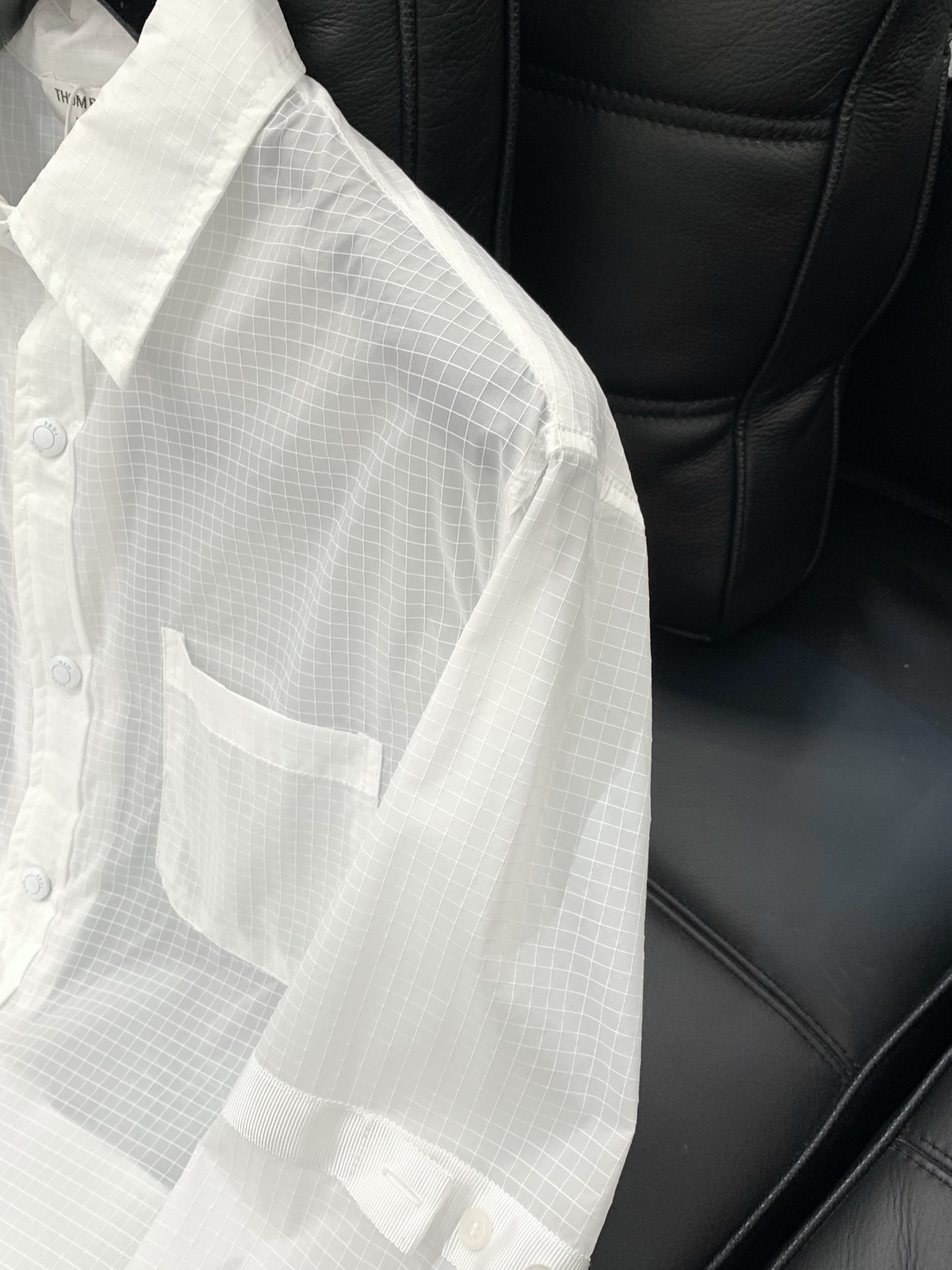 “2025 Thom Browne Summer Collection: Sunproof Jackets, Original Fabrics, High-Grade Designs” - 图片 5