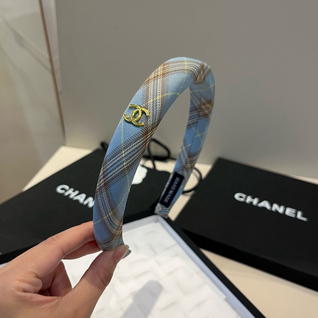 🆕

Chanel香奈儿发箍 经典小香头箍