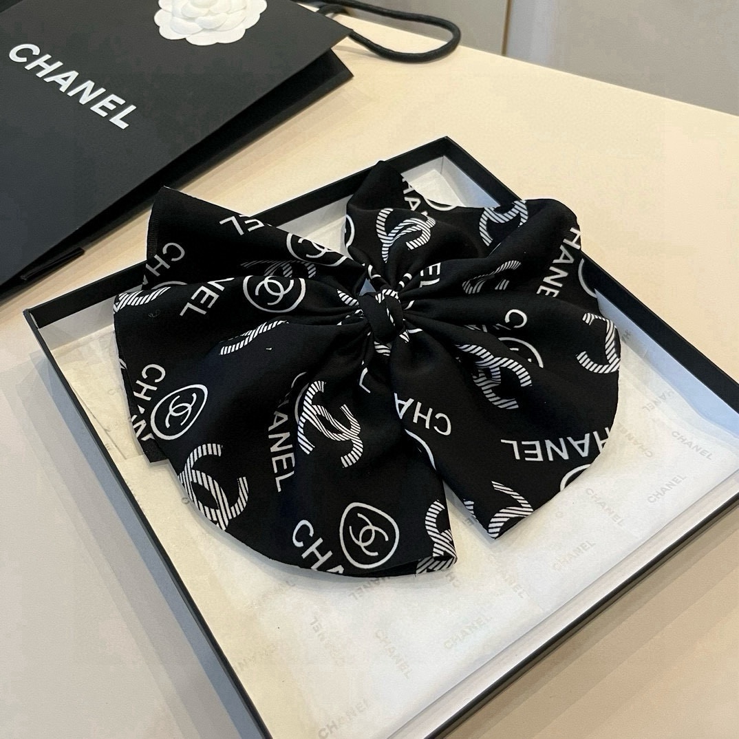 🆕

Chanel香奈儿蝴蝶结顶夹