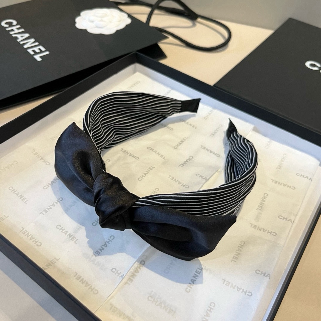 🆕

miumiu缪缪新款发箍
