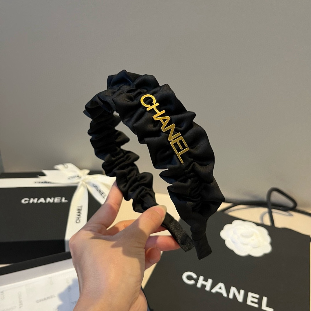 🆕

Chanel香奈儿发箍 经典小香头箍