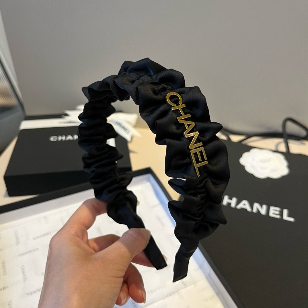 🆕

Chanel香奈儿发箍 经典小香头箍