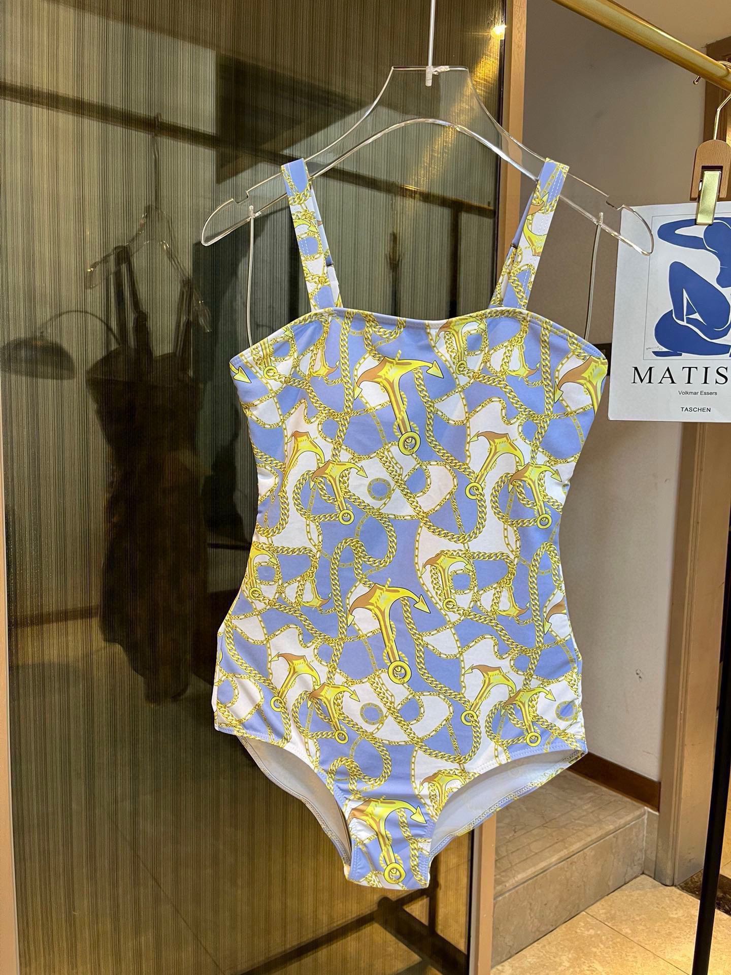  🆕
爱马仕HERMES连体比基尼泳衣👙❤️😍🥰带钢圈聚拢 适合多种场景的游泳衣🏊‍♀️海边 游泳池 温
