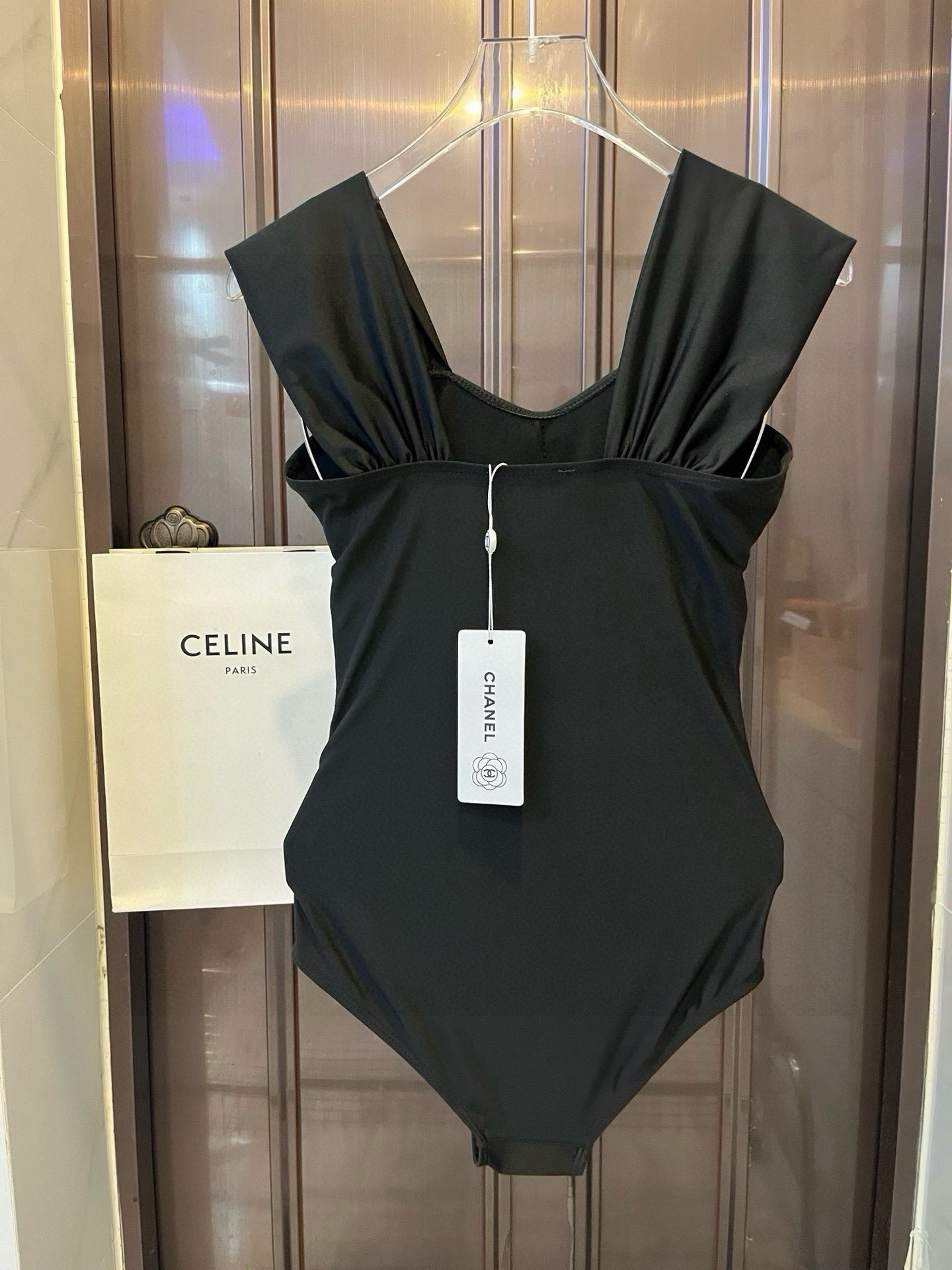  🆕

 Chanel香奈儿新款连体泳衣比基尼，官方款，S M L XL