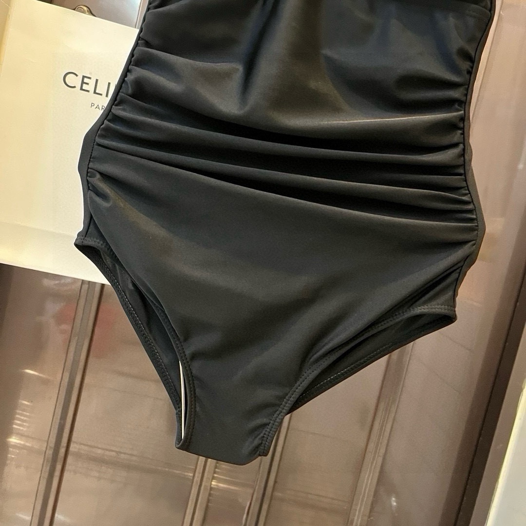  🆕

 Chanel香奈儿新款连体泳衣比基尼，官方款，S M L XL