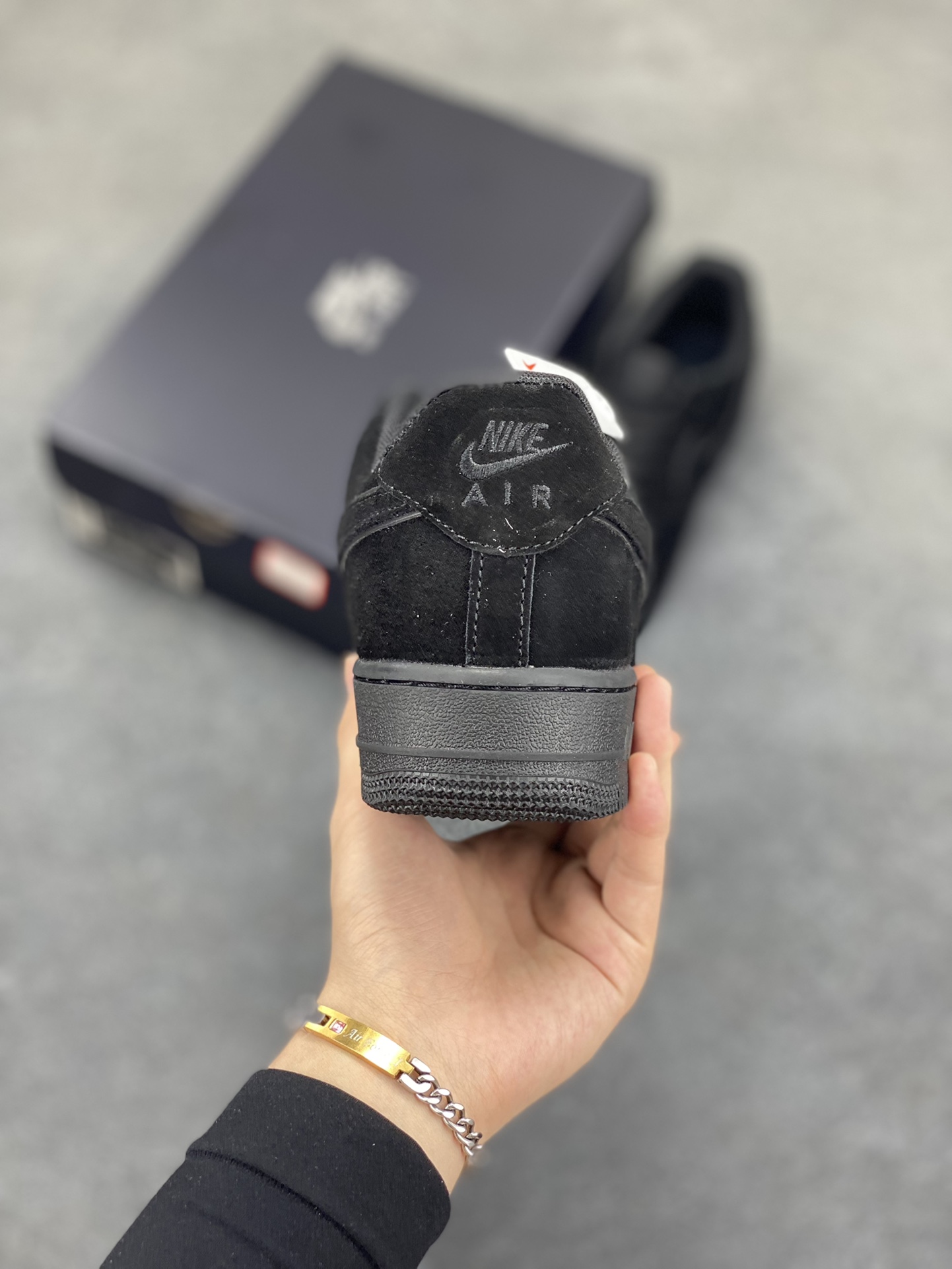 图片[4]-Nike Air Force 1 Low 翻毛黑 原楦头原纸板 打造纯正空军版型 专注外贸渠道 全掌内置蜂窝气垫 原盒配件 原厂中底钢印、拉帮完美 货号：HQ1966-002 尺码：36 36.5 37.5 38 38.5 39 40 40.5 41 42 42.5 43 44 44.5 45-选品中心