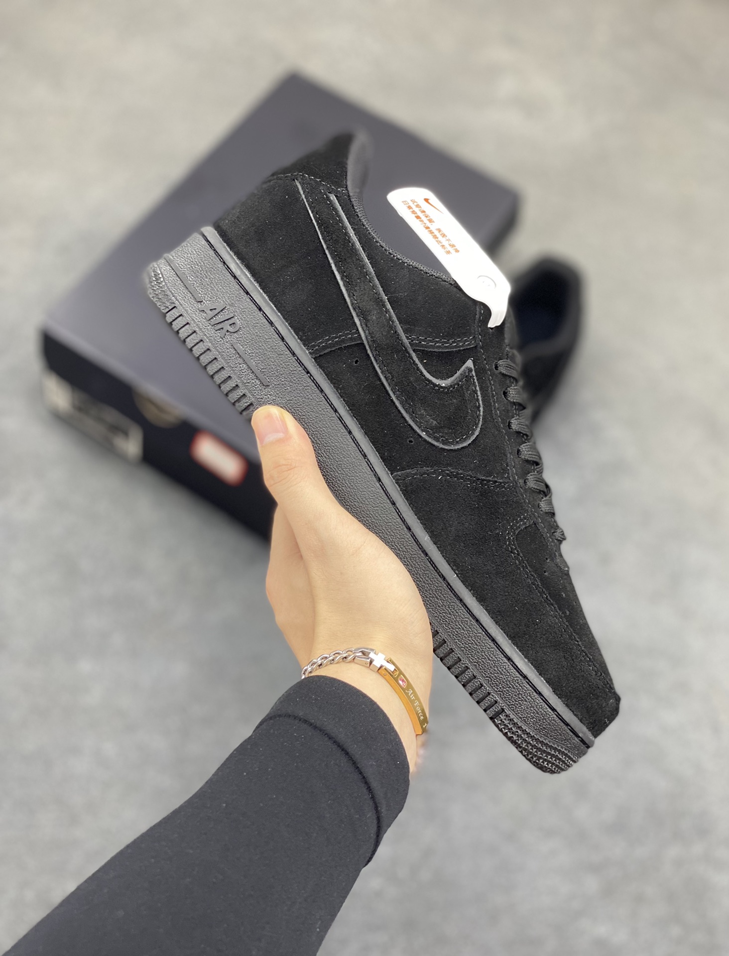 Nike Air Force 1 Low 翻毛黑 原楦头原纸板 打造纯正空军版型 专注外贸渠道 全掌内置蜂窝气垫 原盒配件 原厂中底钢印、拉帮完美 货号:HQ1966-002 尺码:36 36.5 37.5 38 38.5 39 40 40.5 41 42 42.5 43 44 44.5 45-选品中心