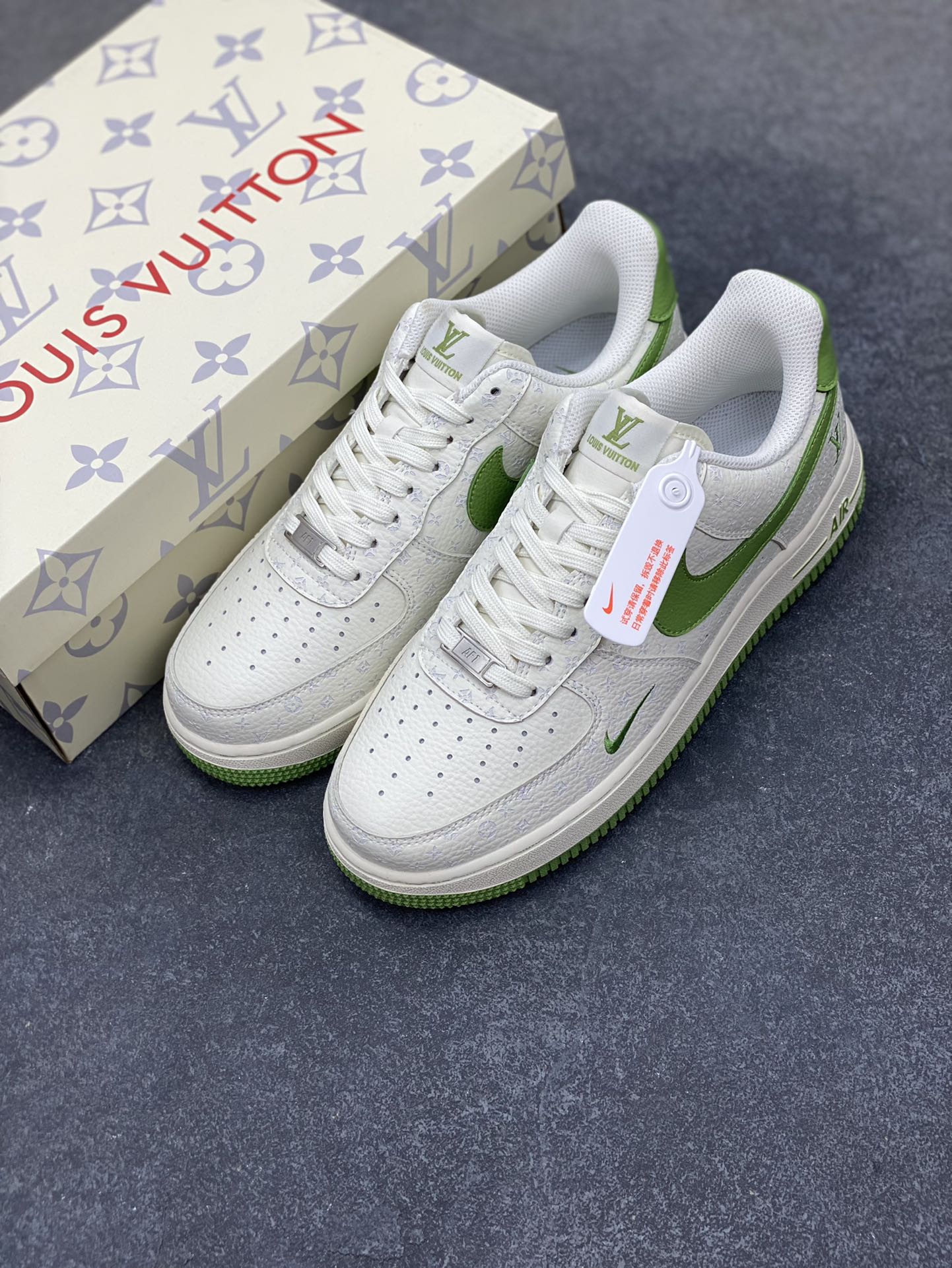 图片[8]-NIke Air Force 1 \’07 Low LV联名-白绿 空军一号低帮 运动鞋 休闲鞋 折边针车 工艺难度大 原楦头原纸板 原装鞋盒 原厂鞋底 超高清洁度 细节完美 货号：LW9279-016 尺码：36 36.5 37.5 38 38.5 39 40 40.5 41 42 42.5 43 44 44.5 45-选品中心