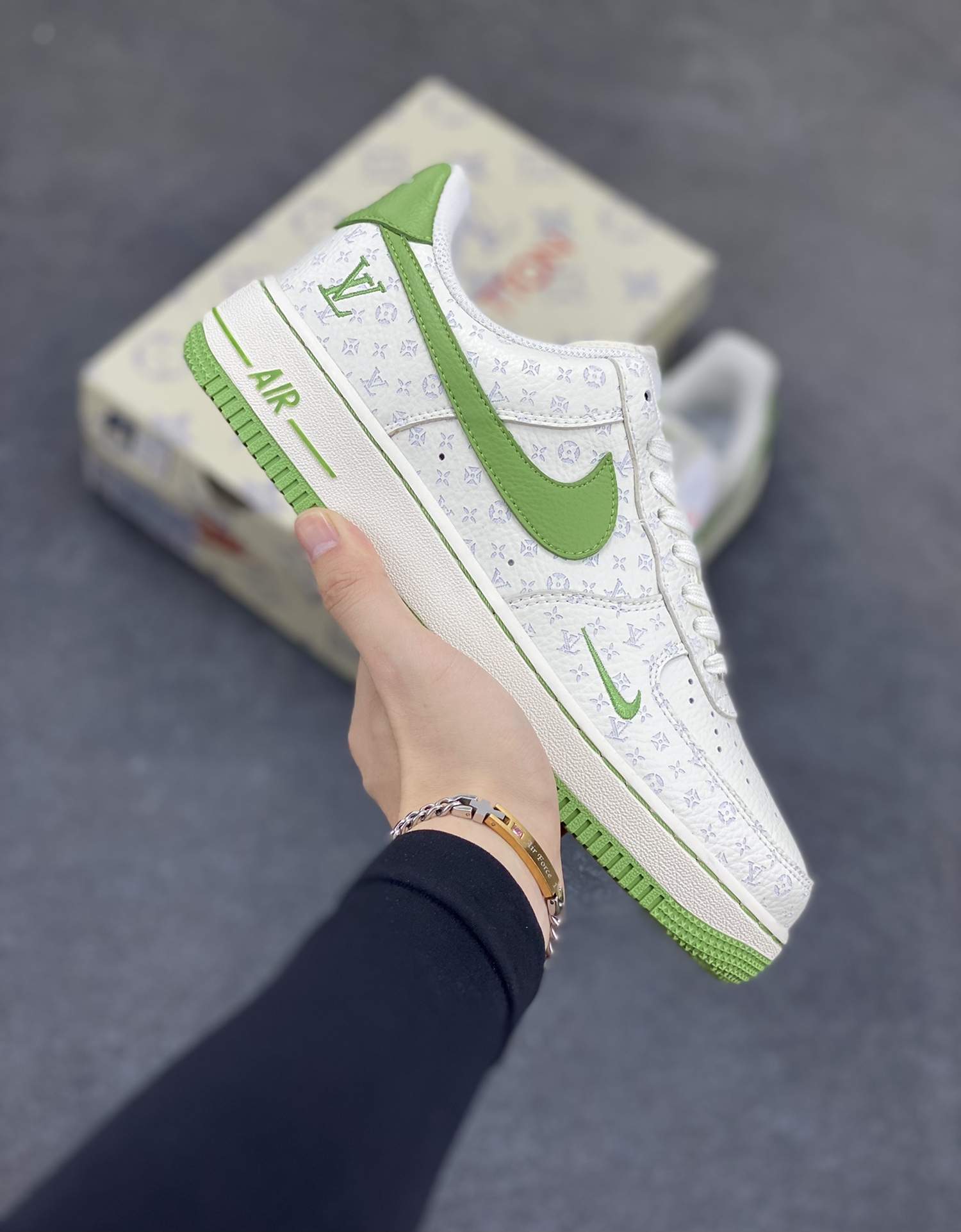 NIke Air Force 1 \’07 Low LV联名-白绿 空军一号低帮 运动鞋 休闲鞋 折边针车 工艺难度大 原楦头原纸板 原装鞋盒 原厂鞋底 超高清洁度 细节完美 货号：LW9279-016 尺码：36 36.5 37.5 38 38.5 39 40 40.5 41 42 42.5 43 44 44.5 45-选品中心