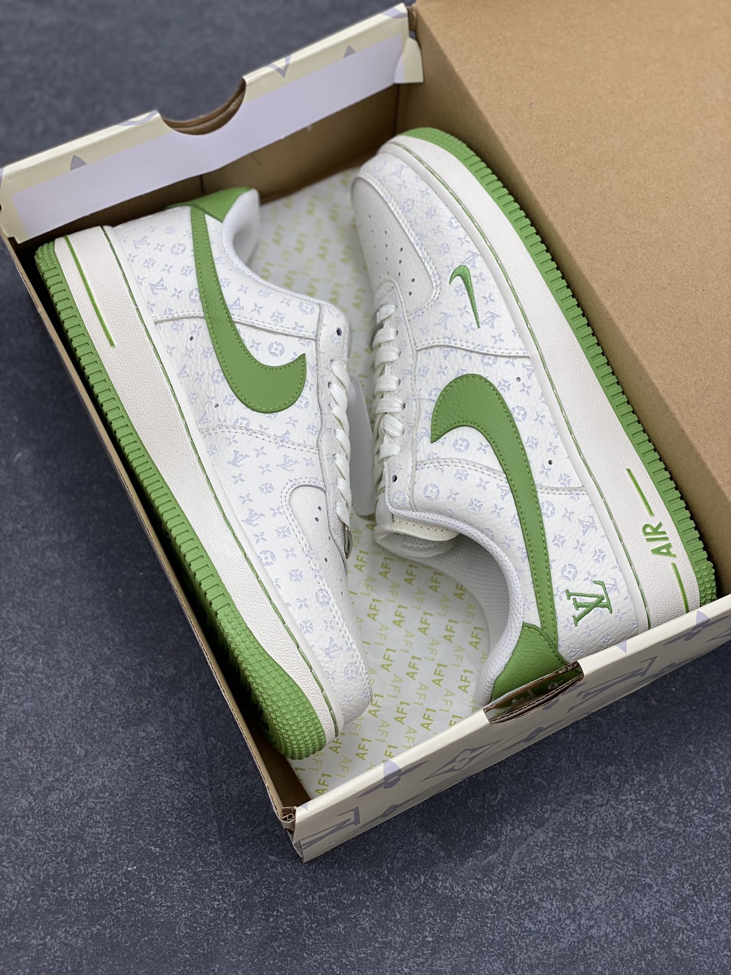 图片[9]-NIke Air Force 1 \’07 Low LV联名-白绿 空军一号低帮 运动鞋 休闲鞋 折边针车 工艺难度大 原楦头原纸板 原装鞋盒 原厂鞋底 超高清洁度 细节完美 货号：LW9279-016 尺码：36 36.5 37.5 38 38.5 39 40 40.5 41 42 42.5 43 44 44.5 45-选品中心