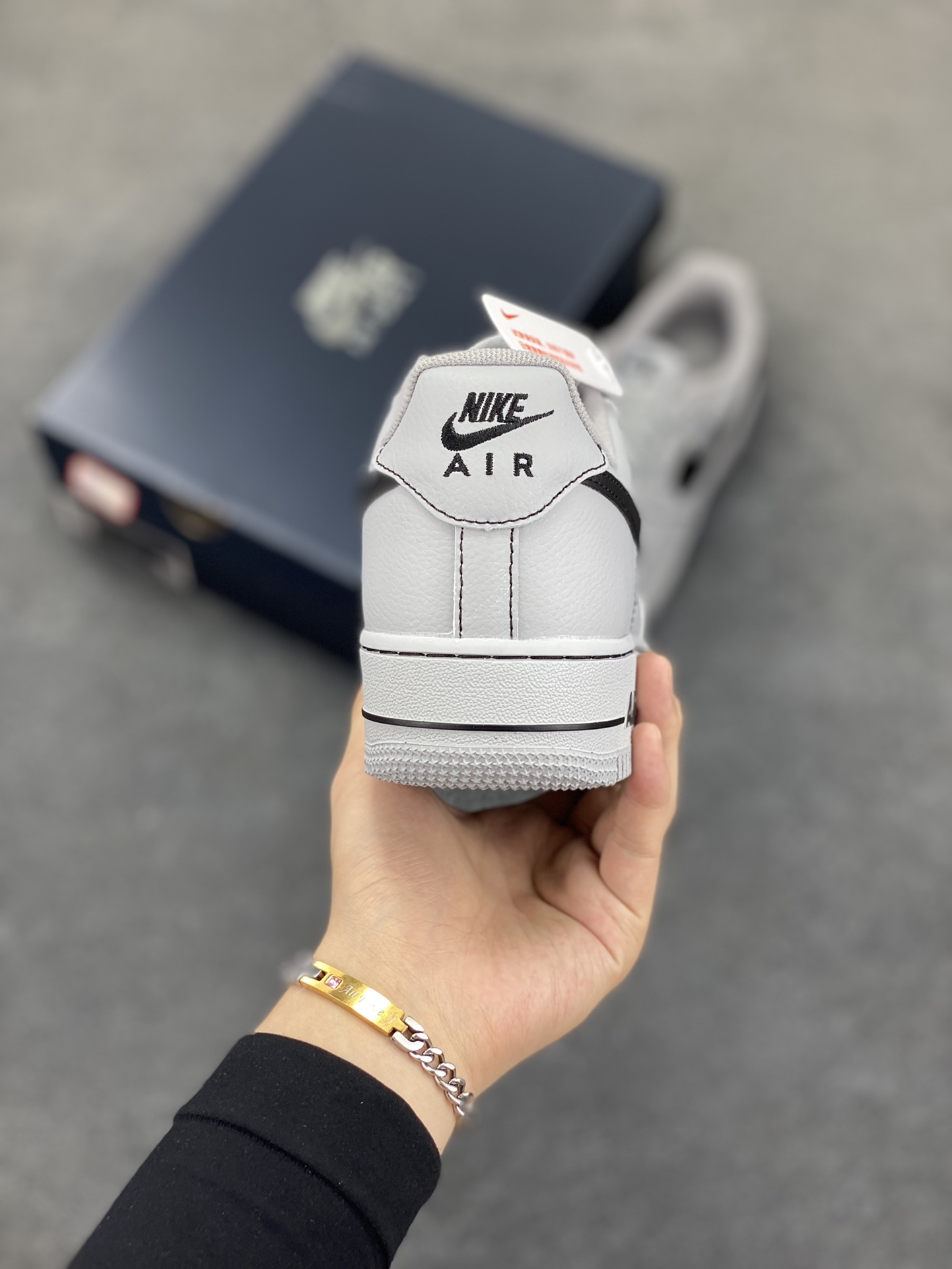 图片[4]-Nike Air Force 1 Low 灰线 原楦头原纸板 打造纯正空军版型 专注外贸渠道 全掌内置蜂窝气垫 原盒配件 原厂中底钢印、拉帮完美 货号：HQ2037-004 尺码：36 36.5 37.5 38 38.5 39 40 40.5 41 42 42.5 43 44 44.5 45-选品中心