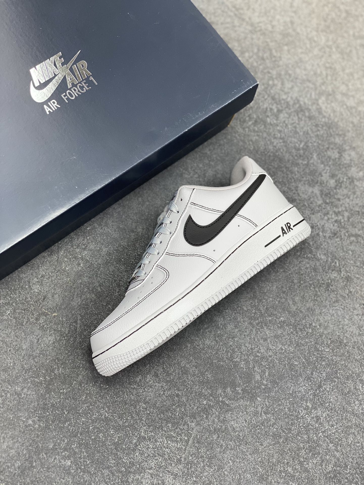 图片[7]-Nike Air Force 1 Low 灰线 原楦头原纸板 打造纯正空军版型 专注外贸渠道 全掌内置蜂窝气垫 原盒配件 原厂中底钢印、拉帮完美 货号：HQ2037-004 尺码：36 36.5 37.5 38 38.5 39 40 40.5 41 42 42.5 43 44 44.5 45-选品中心