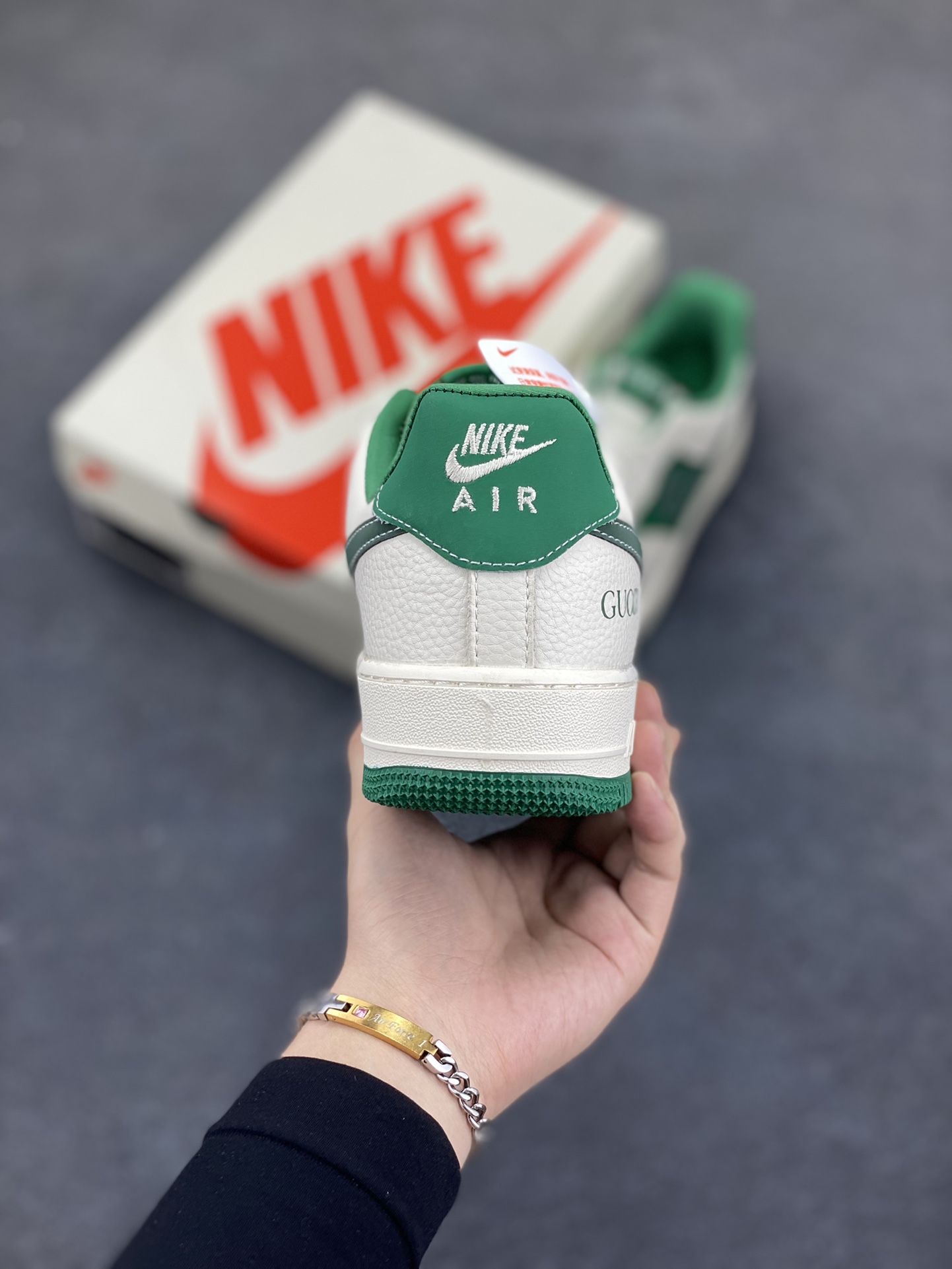 图片[4]-NIke Air Force 1 \’07 Low “古驰联名——米绿底”空军一号 低帮 运动鞋 休闲鞋 折边针车 工艺难度大 原楦头原纸板 原装鞋盒 定制五金配件 内置全掌气垫 原厂鞋底 货号：KK1988-083 尺码：36 36.5 37.5 38 38.5 39 40 40.5 41 42 42.5 43 44 44.5 45-选品中心