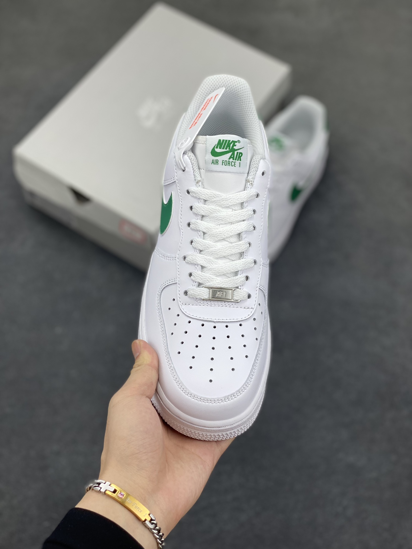 图片[2]-Nike Air Force 1‘07 Low 白孔雀绿 空军一号低帮休闲板鞋 原楦头原纸板 打造纯正空军版型#专注外贸渠道 全掌内置蜂窝气垫 #原盒配件 原厂中底钢印、拉帮完美 货号：FJ4146-121 尺码：36 36.5 37.5 38 38.5 39 40 40.5 41 42 42.5 43 44 44.5 45-选品中心