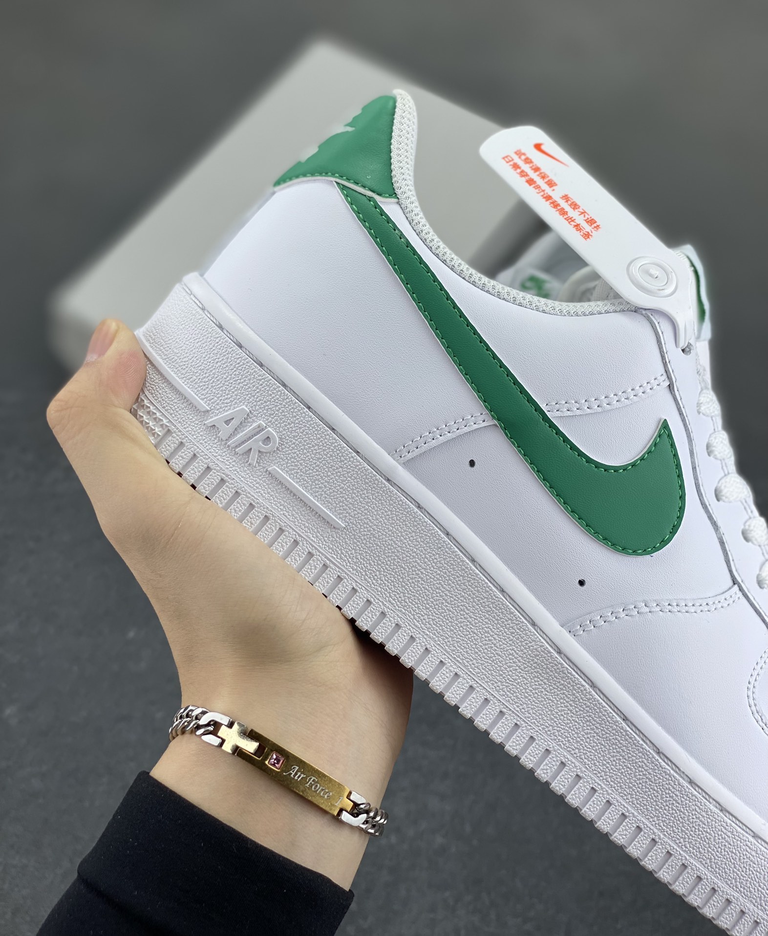 图片[6]-Nike Air Force 1‘07 Low 白孔雀绿 空军一号低帮休闲板鞋 原楦头原纸板 打造纯正空军版型#专注外贸渠道 全掌内置蜂窝气垫 #原盒配件 原厂中底钢印、拉帮完美 货号：FJ4146-121 尺码：36 36.5 37.5 38 38.5 39 40 40.5 41 42 42.5 43 44 44.5 45-选品中心