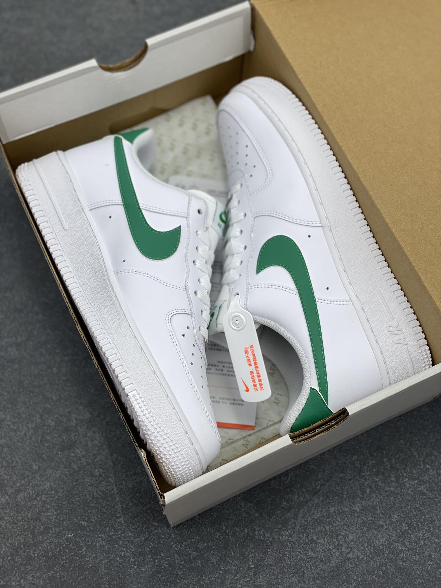图片[9]-Nike Air Force 1‘07 Low 白孔雀绿 空军一号低帮休闲板鞋 原楦头原纸板 打造纯正空军版型#专注外贸渠道 全掌内置蜂窝气垫 #原盒配件 原厂中底钢印、拉帮完美 货号：FJ4146-121 尺码：36 36.5 37.5 38 38.5 39 40 40.5 41 42 42.5 43 44 44.5 45-选品中心