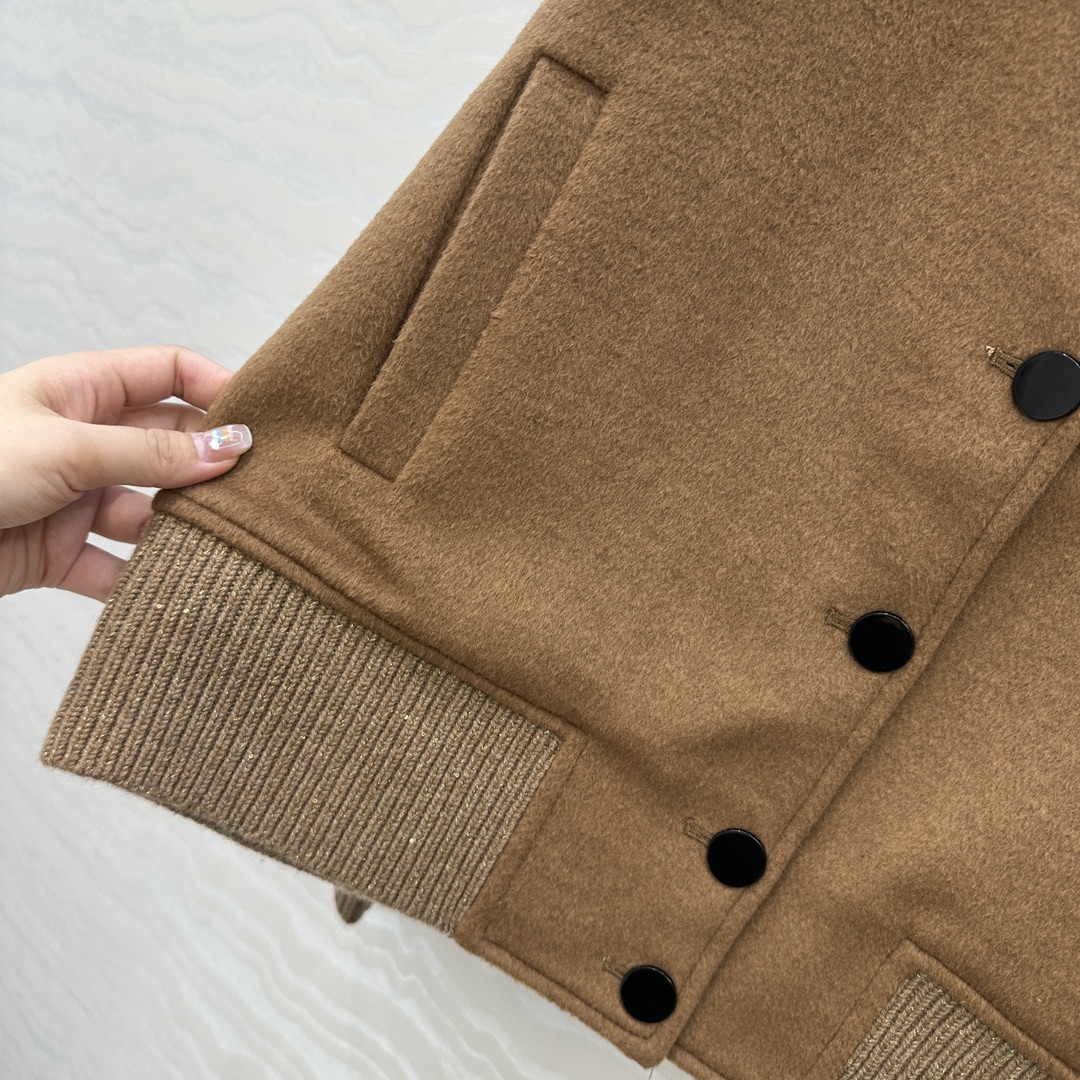 独家首发❤️高端原单品质，LP高智感 老钱风穿搭气质羊绒毛呢夹克外套！品质控必入！100%进口羊绒重磅克