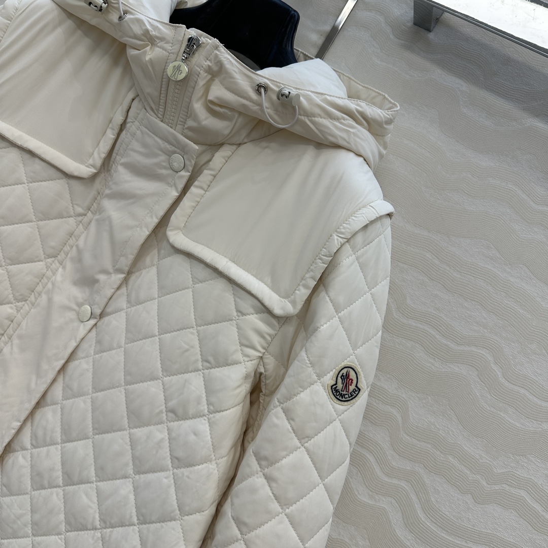 独家首发❤️原单品质Mo菱形绗缝夹棉连帽长款棉服。后背抽绳收腰中长款A摆设计！减龄少女气质，进口机压线格