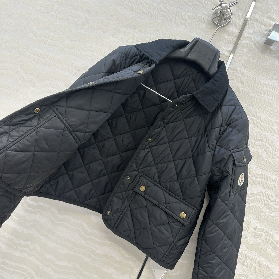 独家首发❤️原单品质Mo菱形绗缝夹棉短款棉服小外套。气质翻领双口袋小短款设计！减龄少女气质，进口机压线格